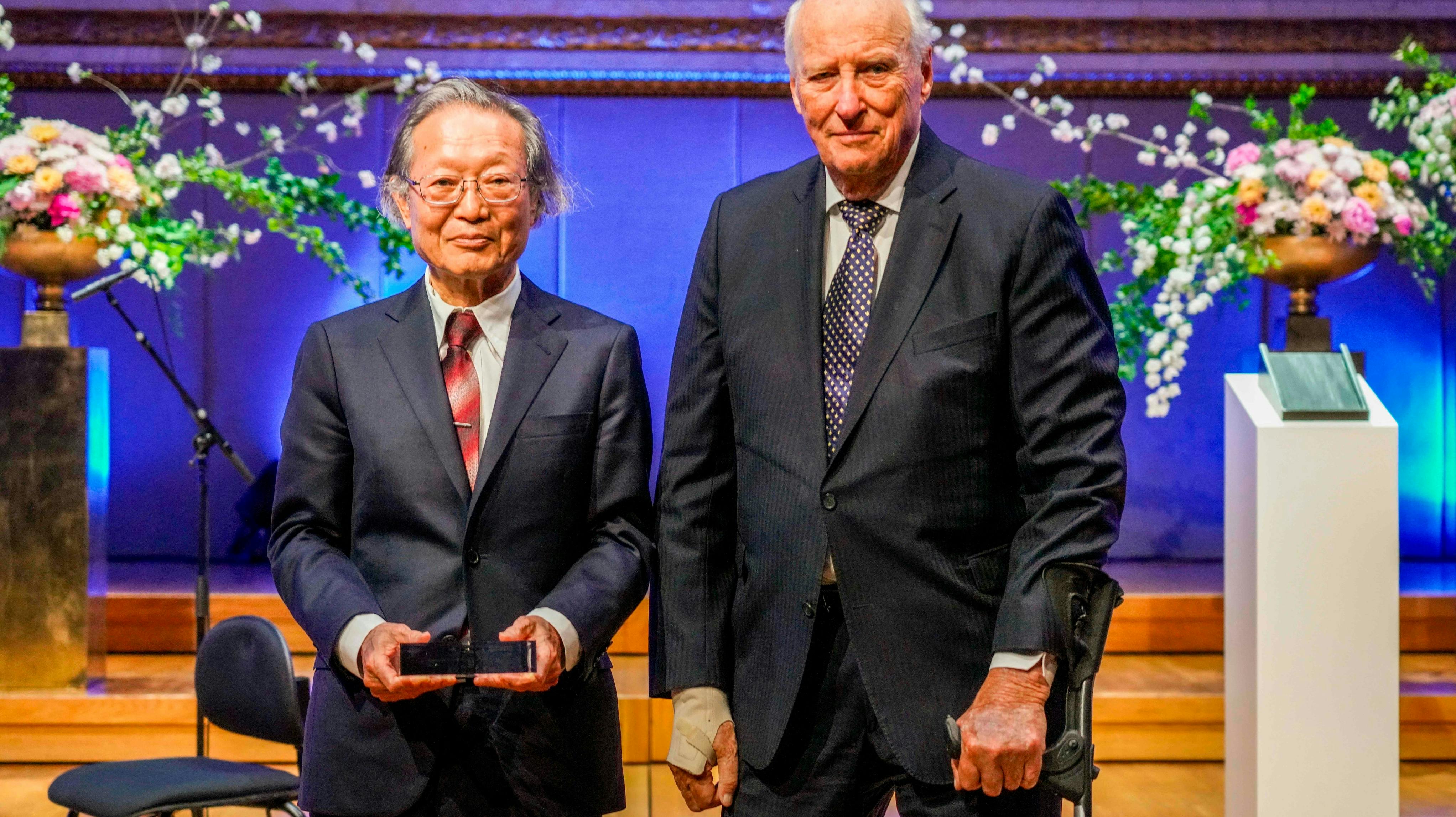 Masaki Kashiwara og kong Harald. 