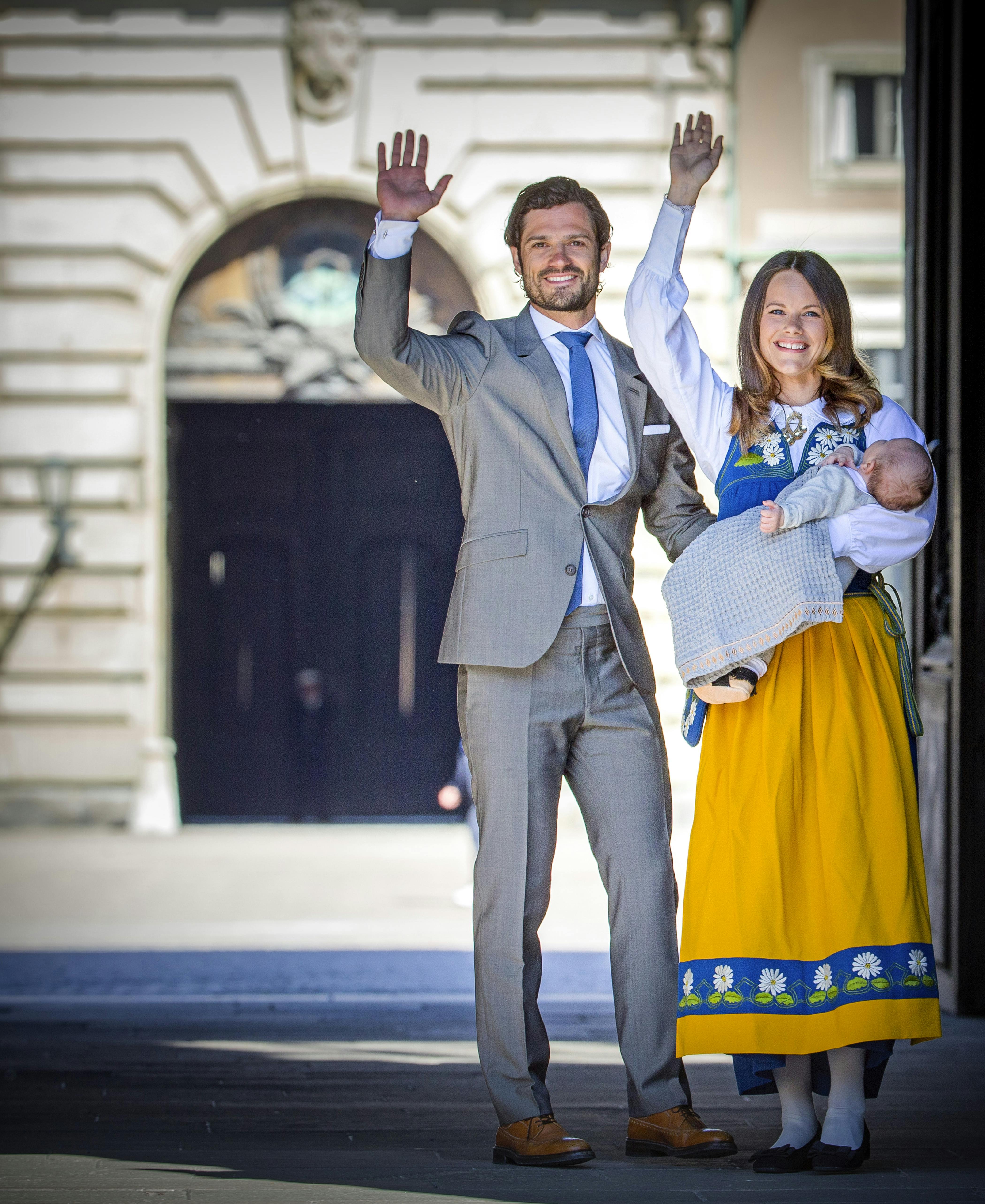 Prins Carl Philip og prinsesse Sofia havde deres nyfødte søn prins Alexander med til fejringen i 2016.