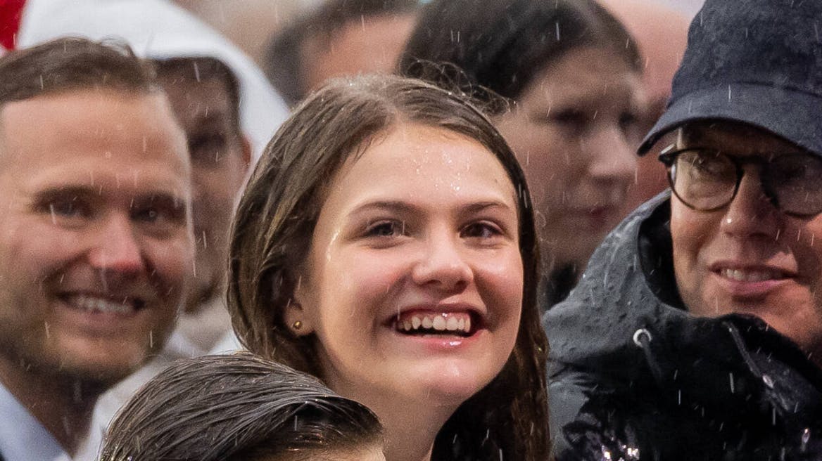 https://imgix.billedbladet.dk/2025-06-07/estelle_regn.jpg