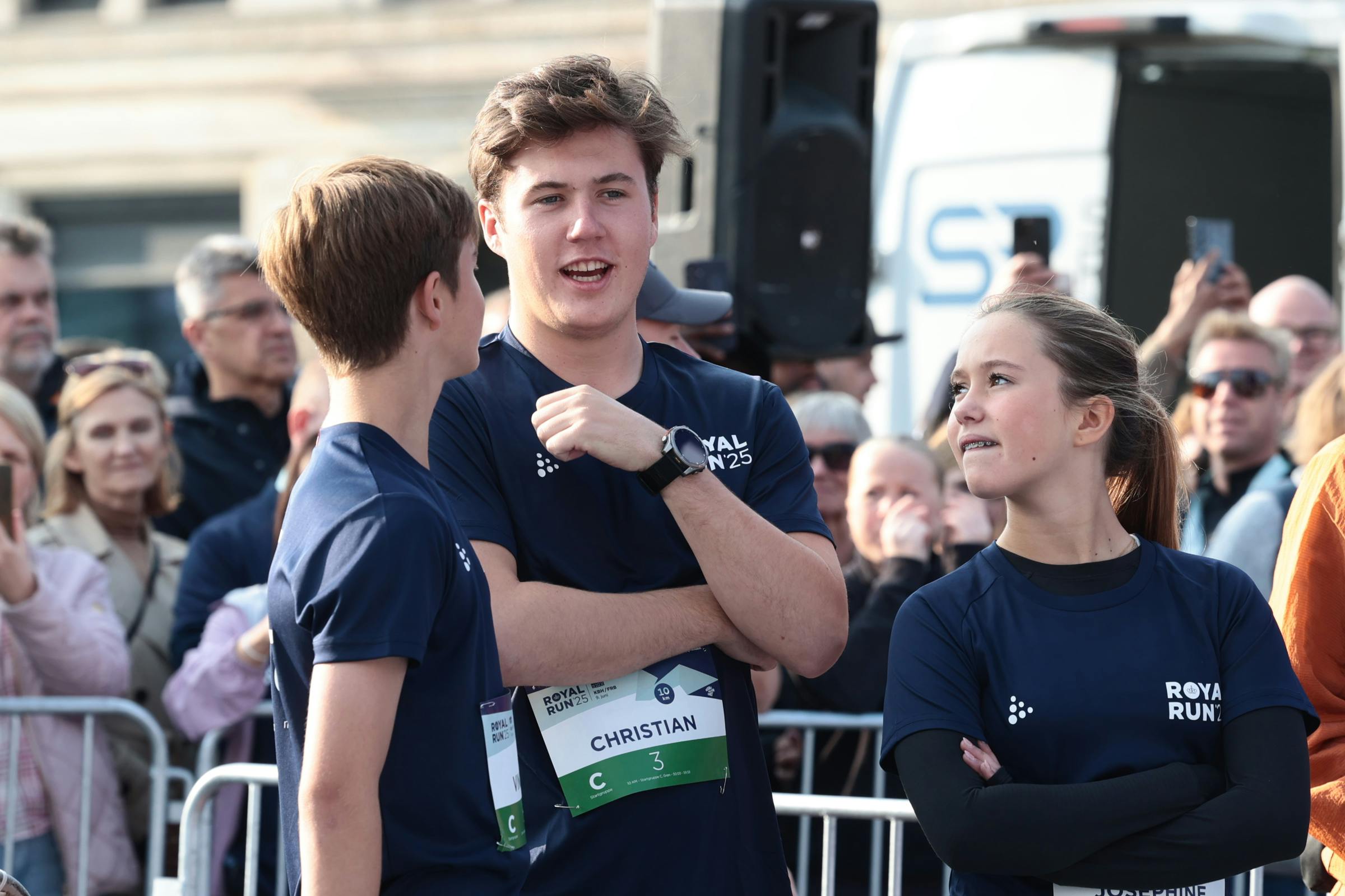 Prins Vincent, kronprins Christian og prinsesse Josephine ved start. 