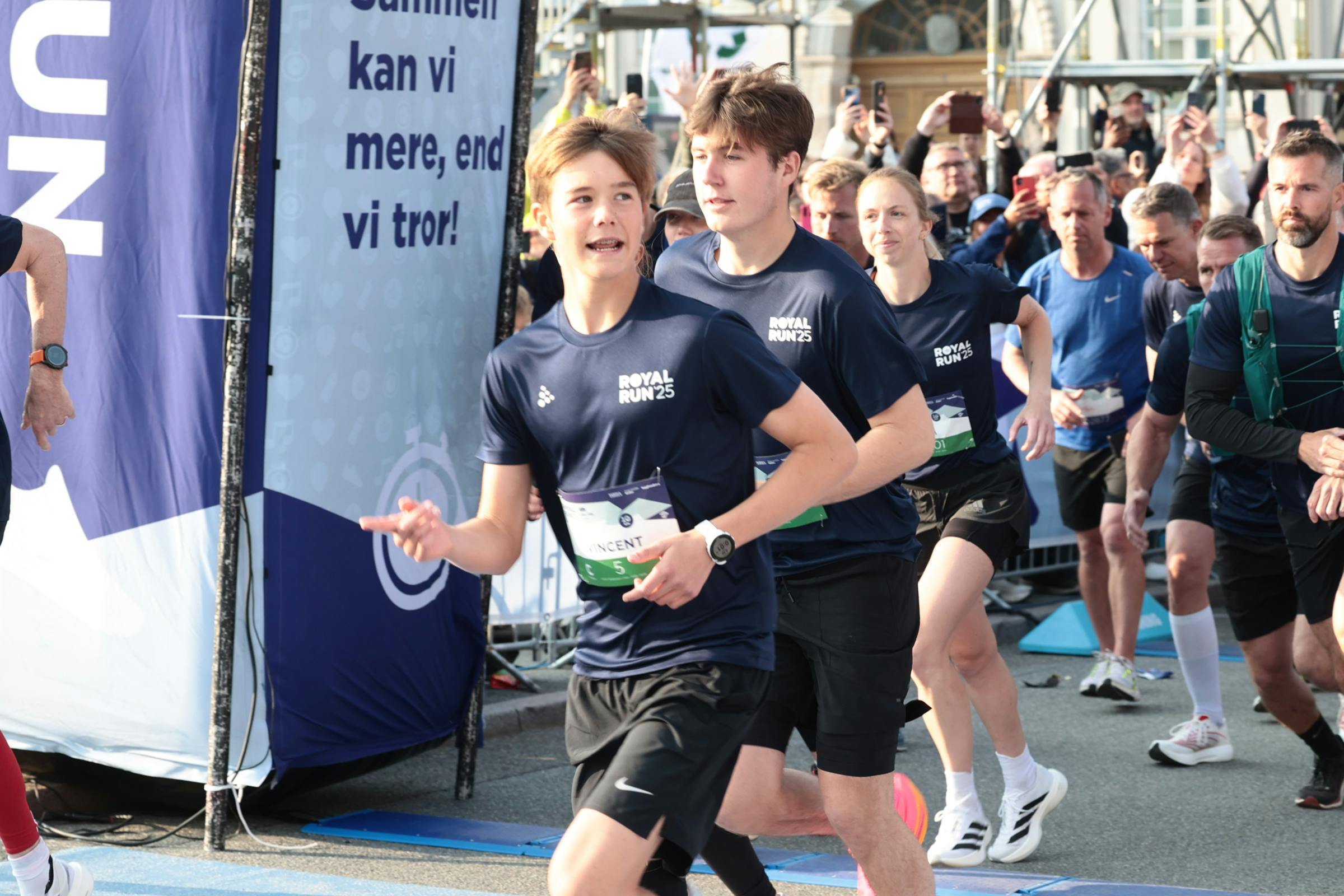 Prins Vincent satte hurtigt turboen til og susede frem i feltet.