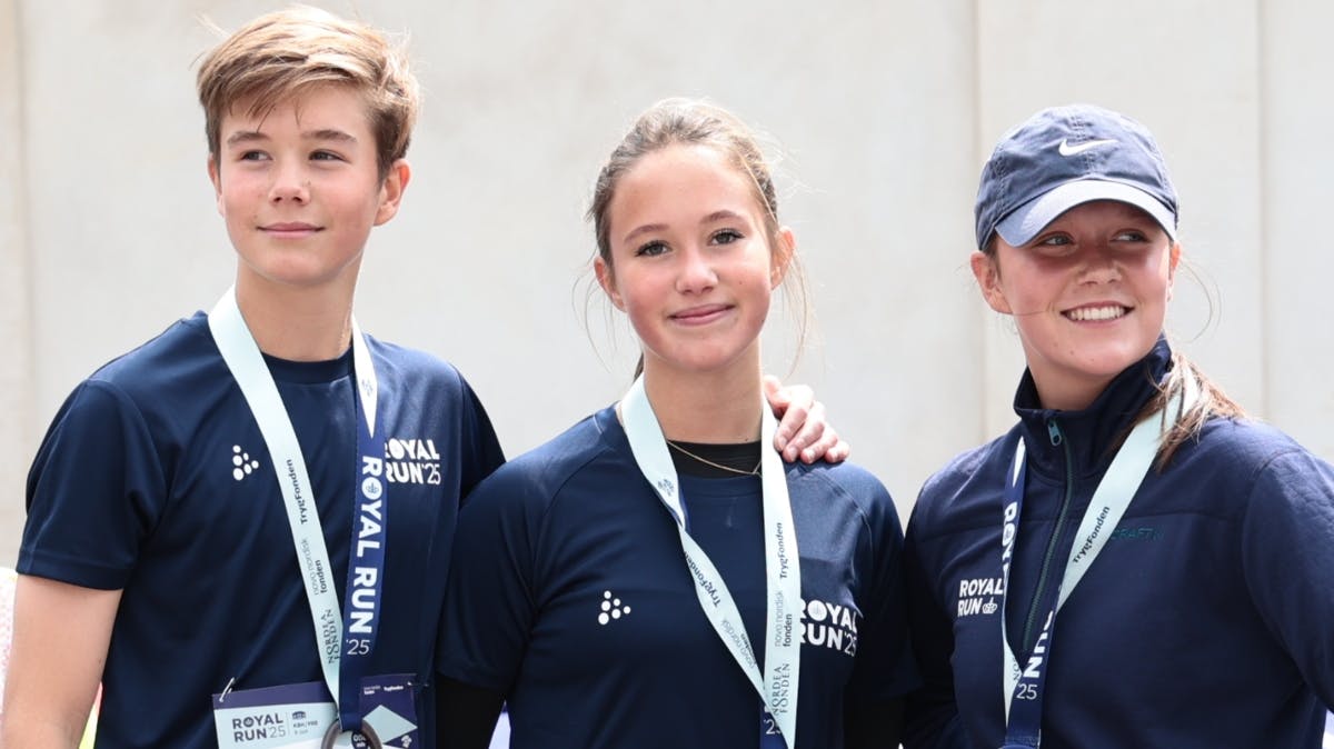 Søde øjeblikke mellem de kongelige søskende prinsesse Isabella, prinsesse Josephine og prins Vincent