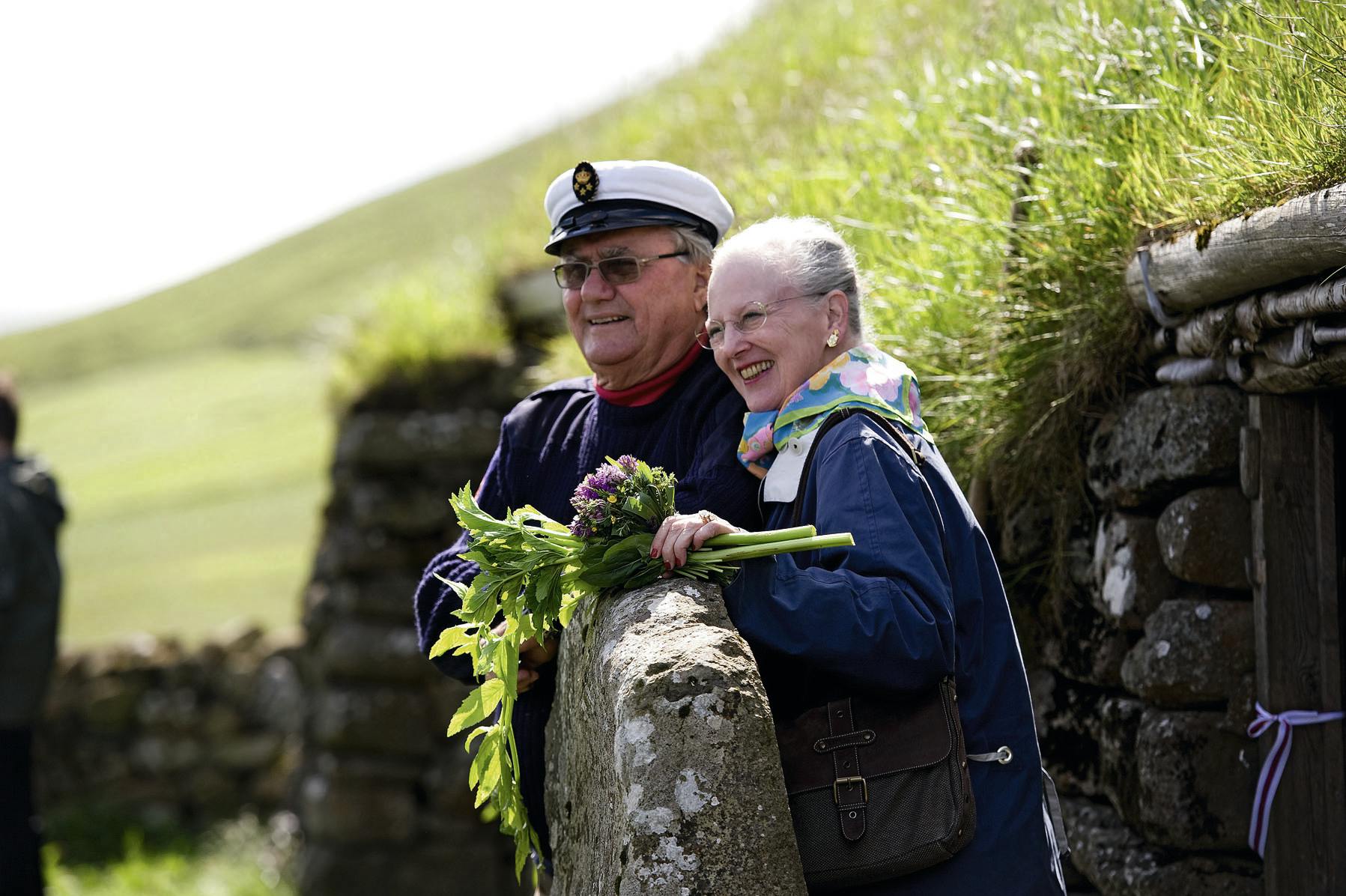 Prins Henrik og dronning Margrethe blev fotograferet på helt samme sted for 15 år siden.