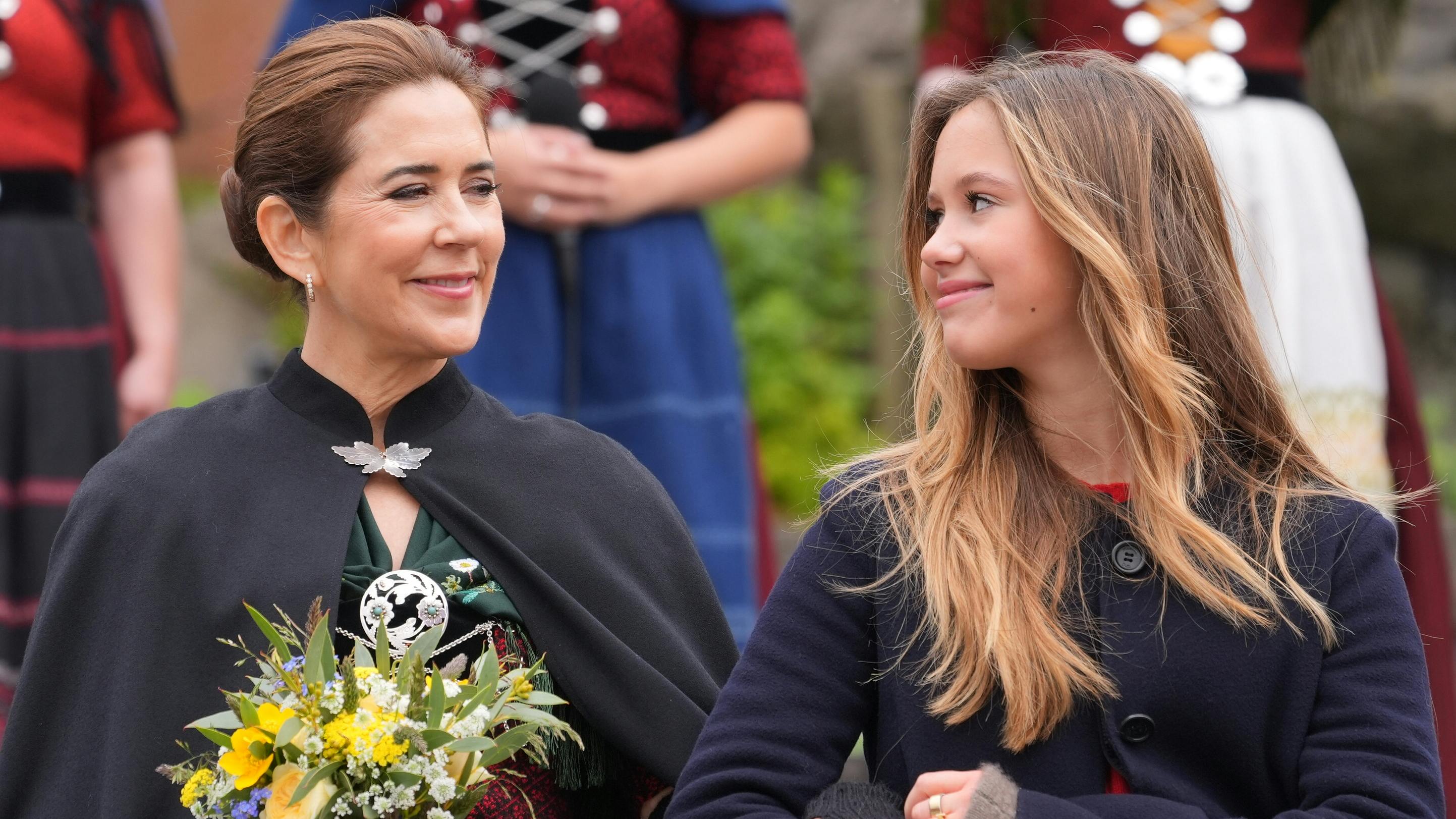 Dronning Mary og prinsesse Josephine.&nbsp;
