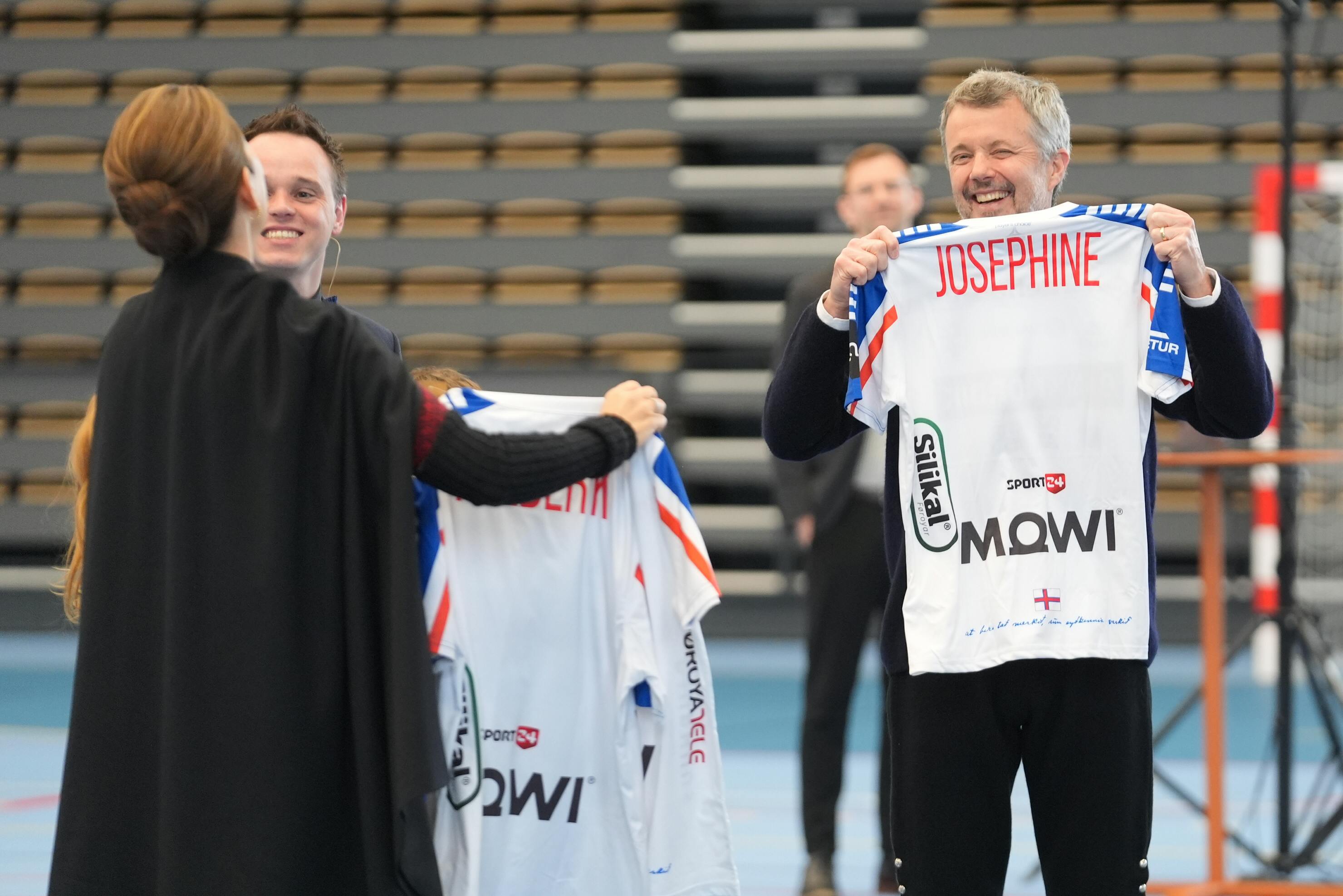 STRAX BILLEDEKong Frederik og dronning Mary _FaeroerneBilledet er ikke billedbehandletFOTO: Hanne Juul/ Aller Foto & Video