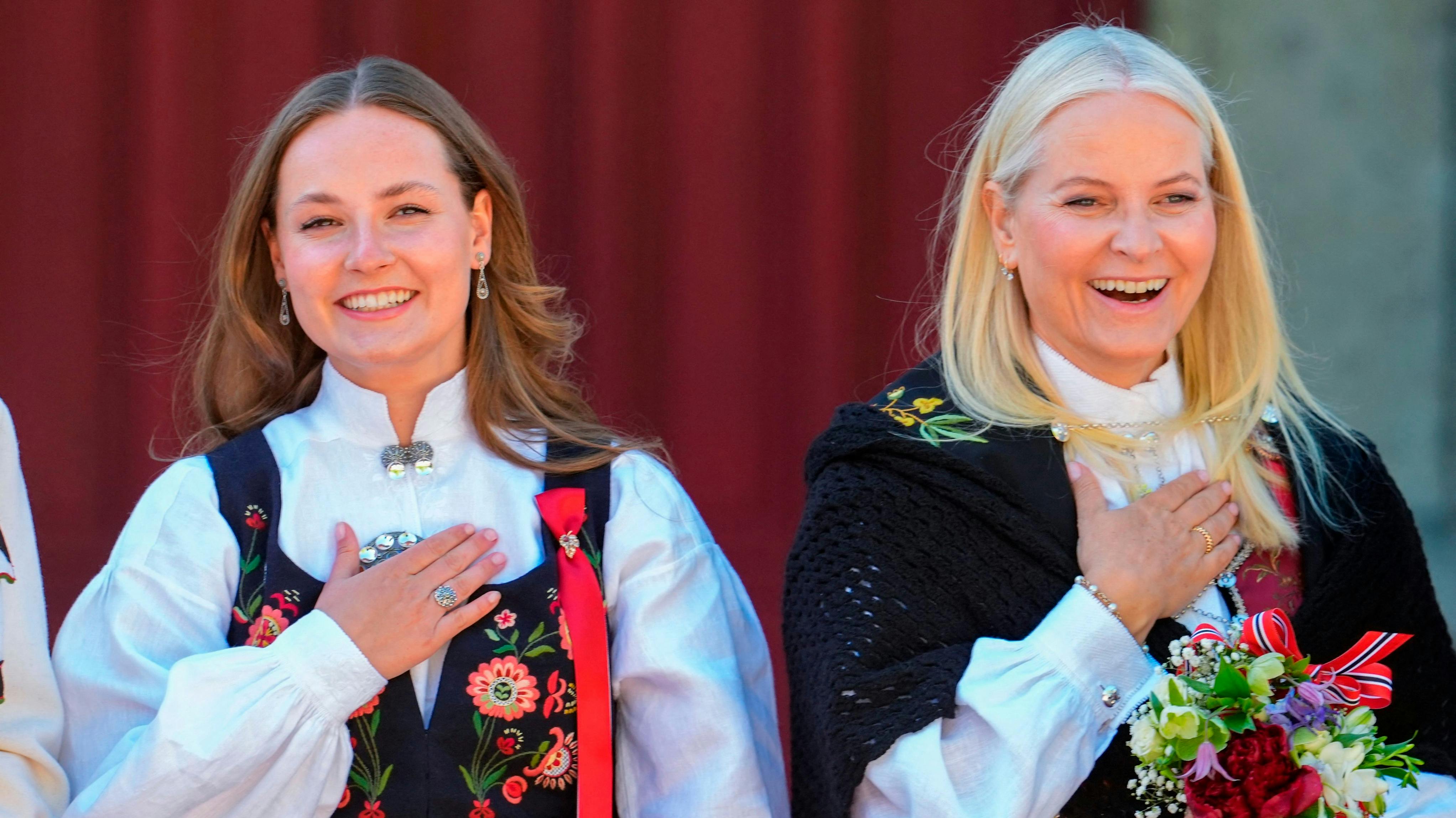 Prinsesse Ingrid Alexandra og kronprinsesse Mette-Marit.