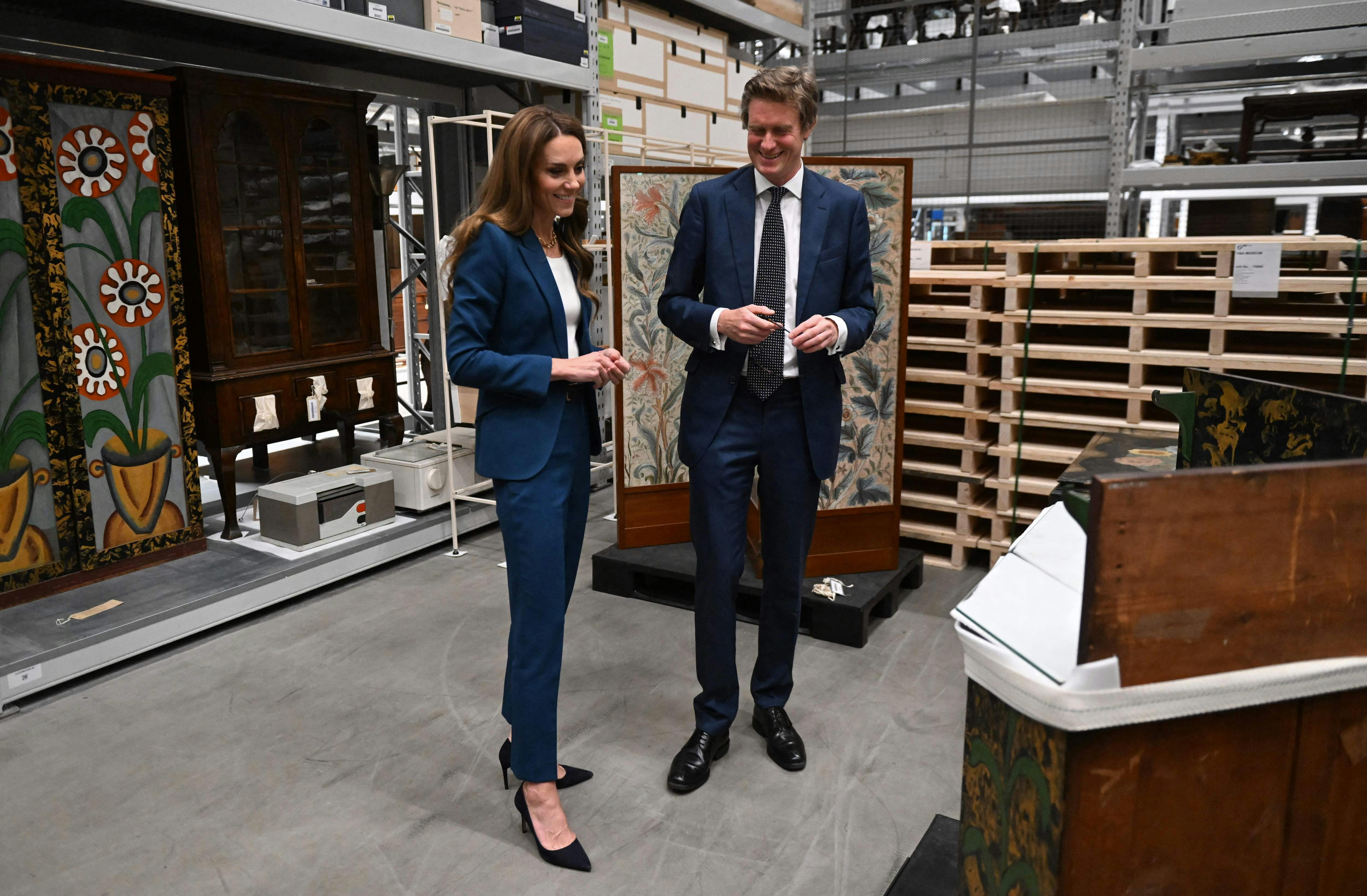 Prinsesse Kate havde iført sig sorte stiletter. 