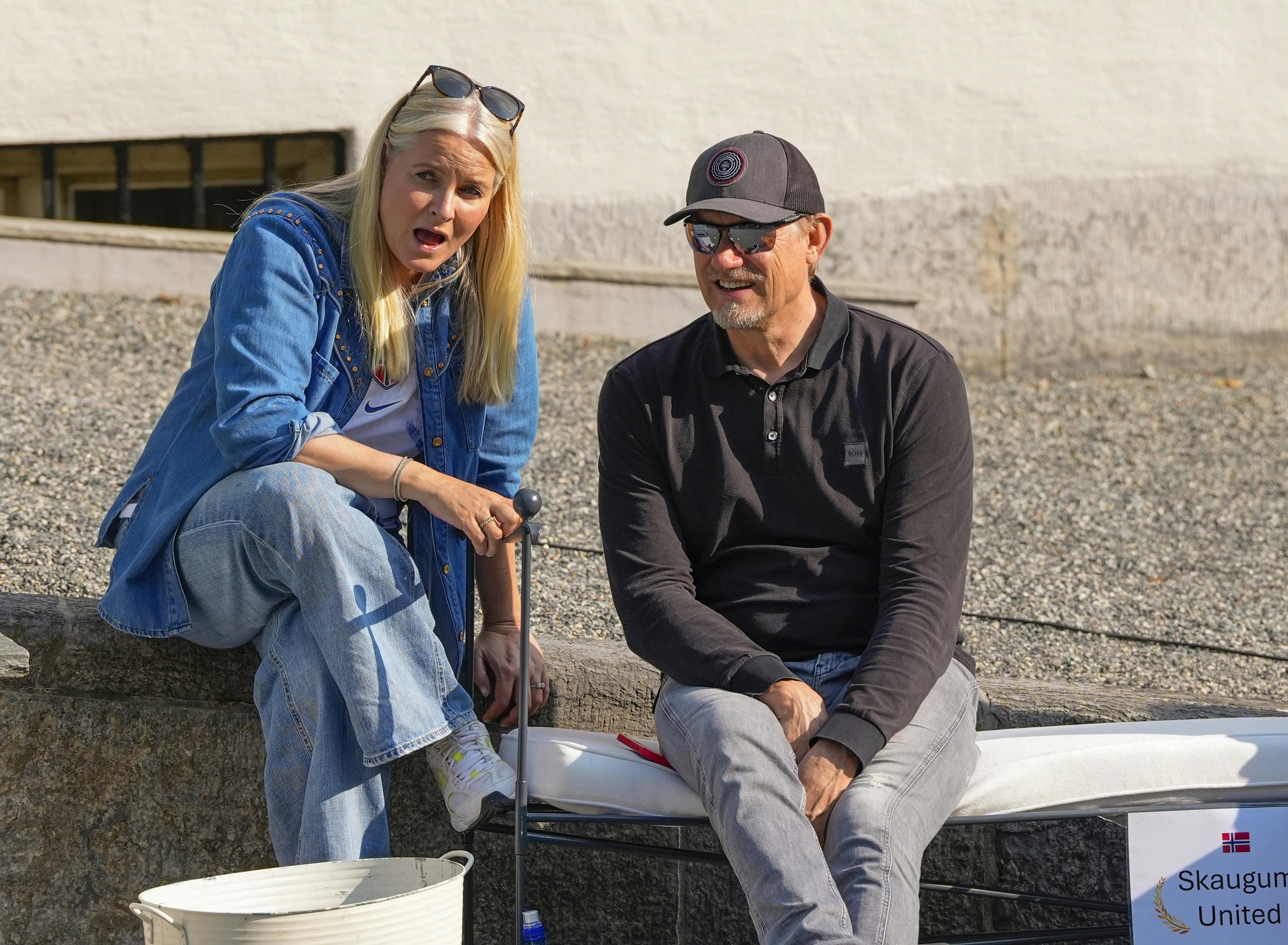 Kronprinsesse Mette-Marit og Peter Schmeichel.