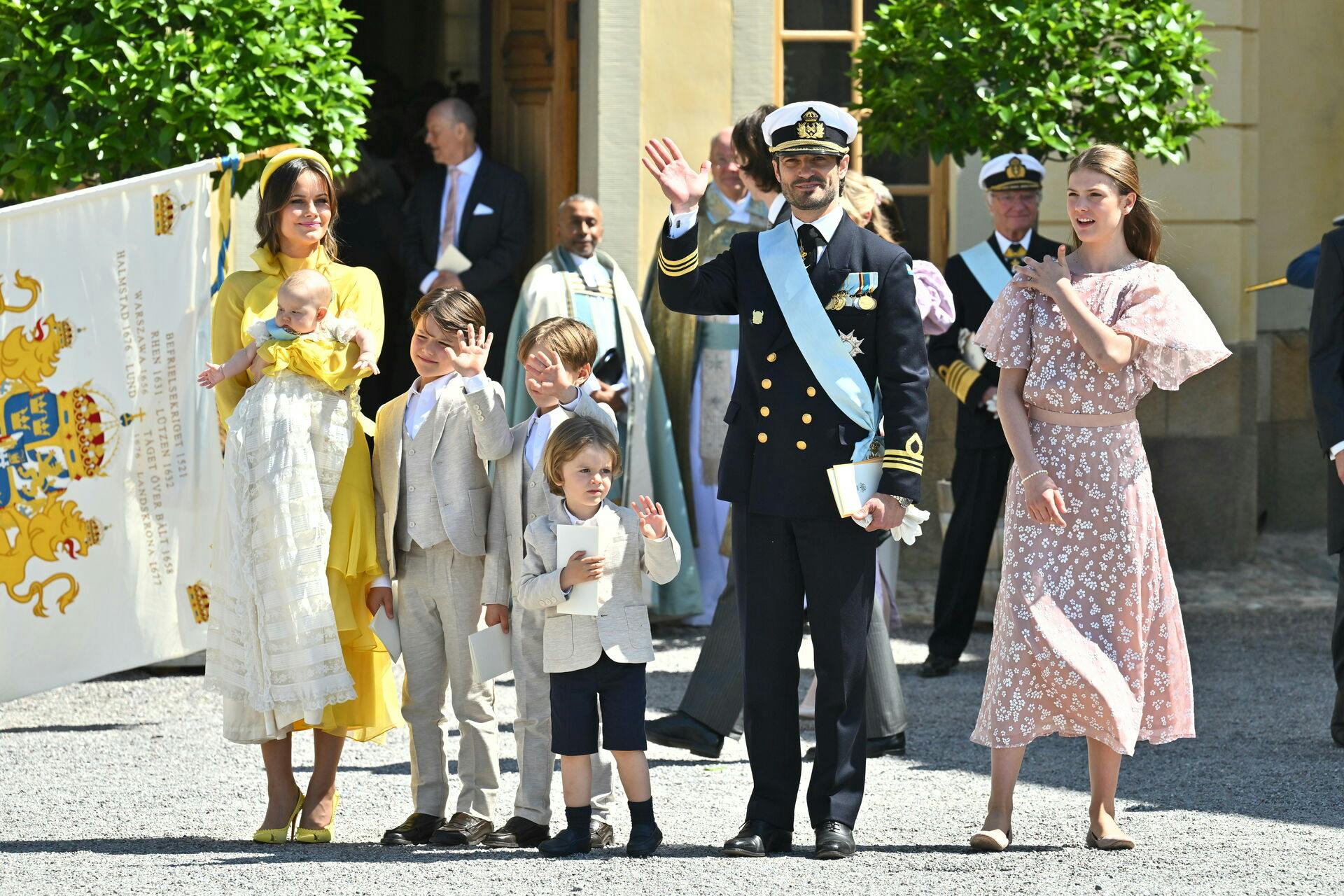 Sofia og Carl Philip med deres børn og prinsesse Estelle