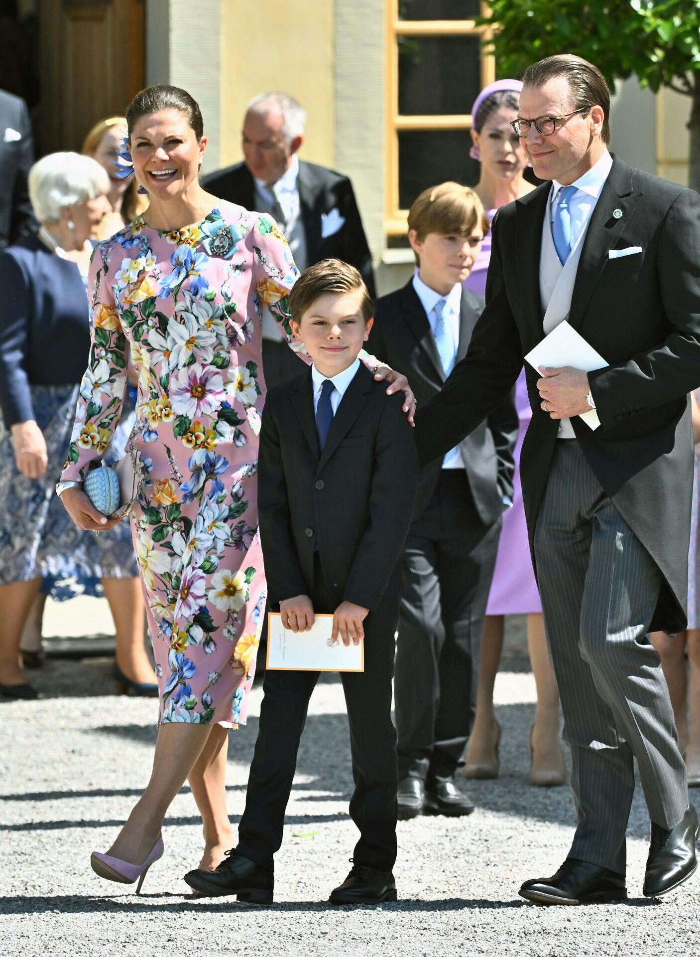 Kronprinsesse Victoria og prins daniel med prins Oscar