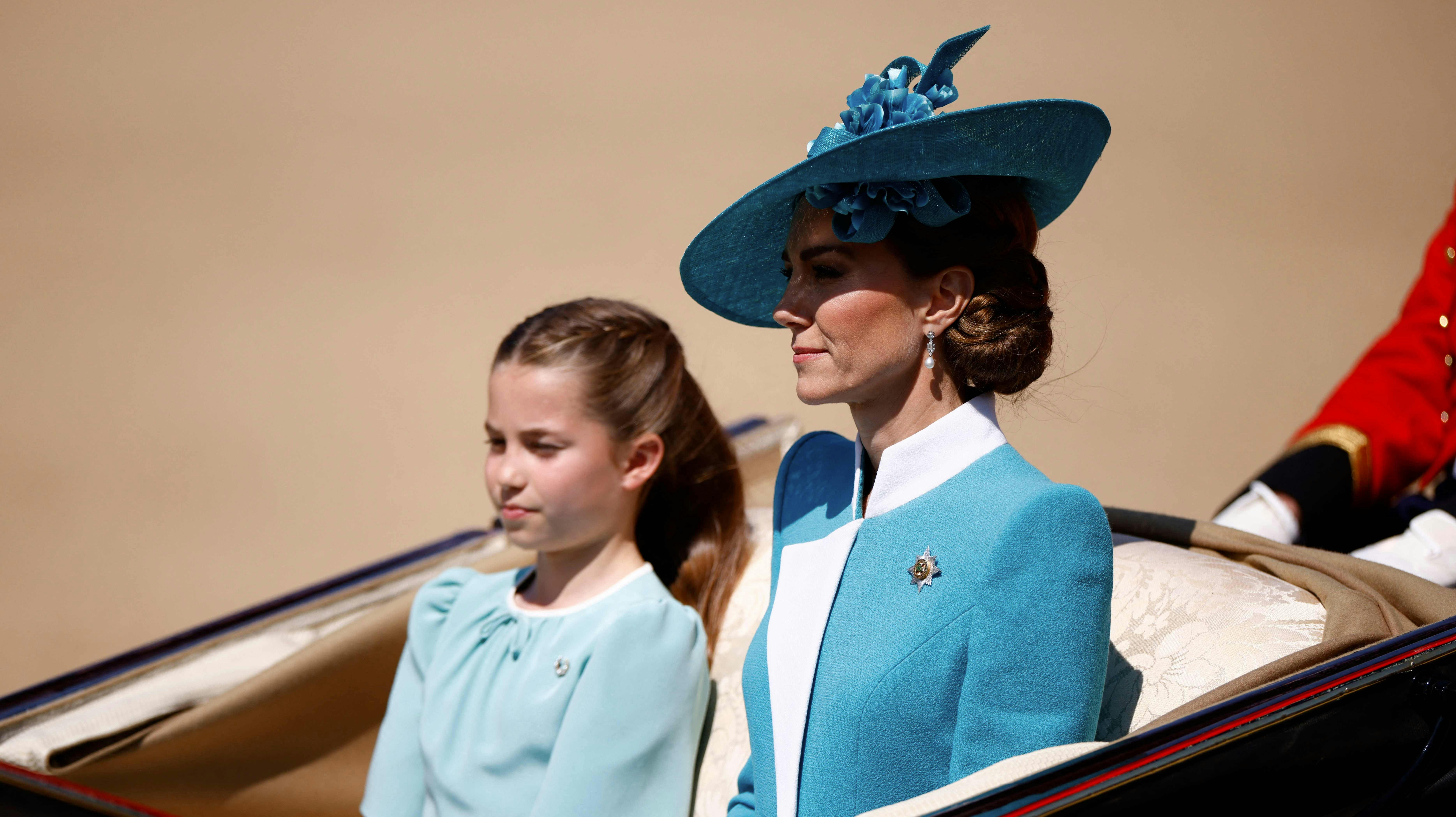 Prinsesse Kate og prinsesse Charlotte.