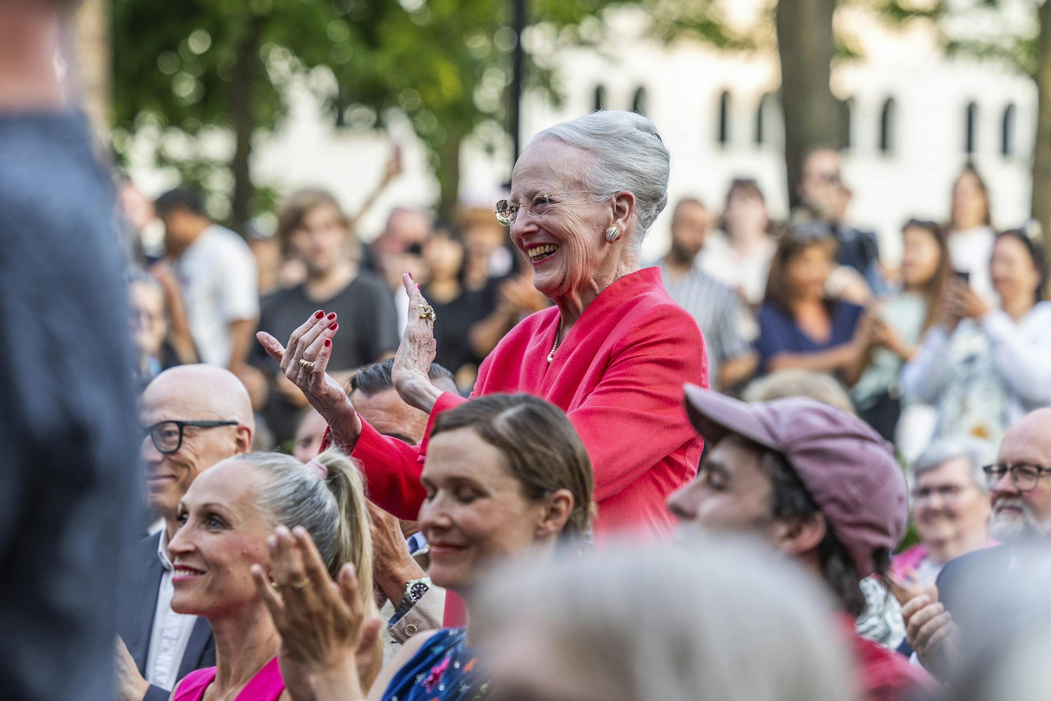 https://imgix.billedbladet.dk/2025-06-22/20250621-MR-Dronning-Margrethe---Pressefotograf-Mikael-Rieck_78.jpg