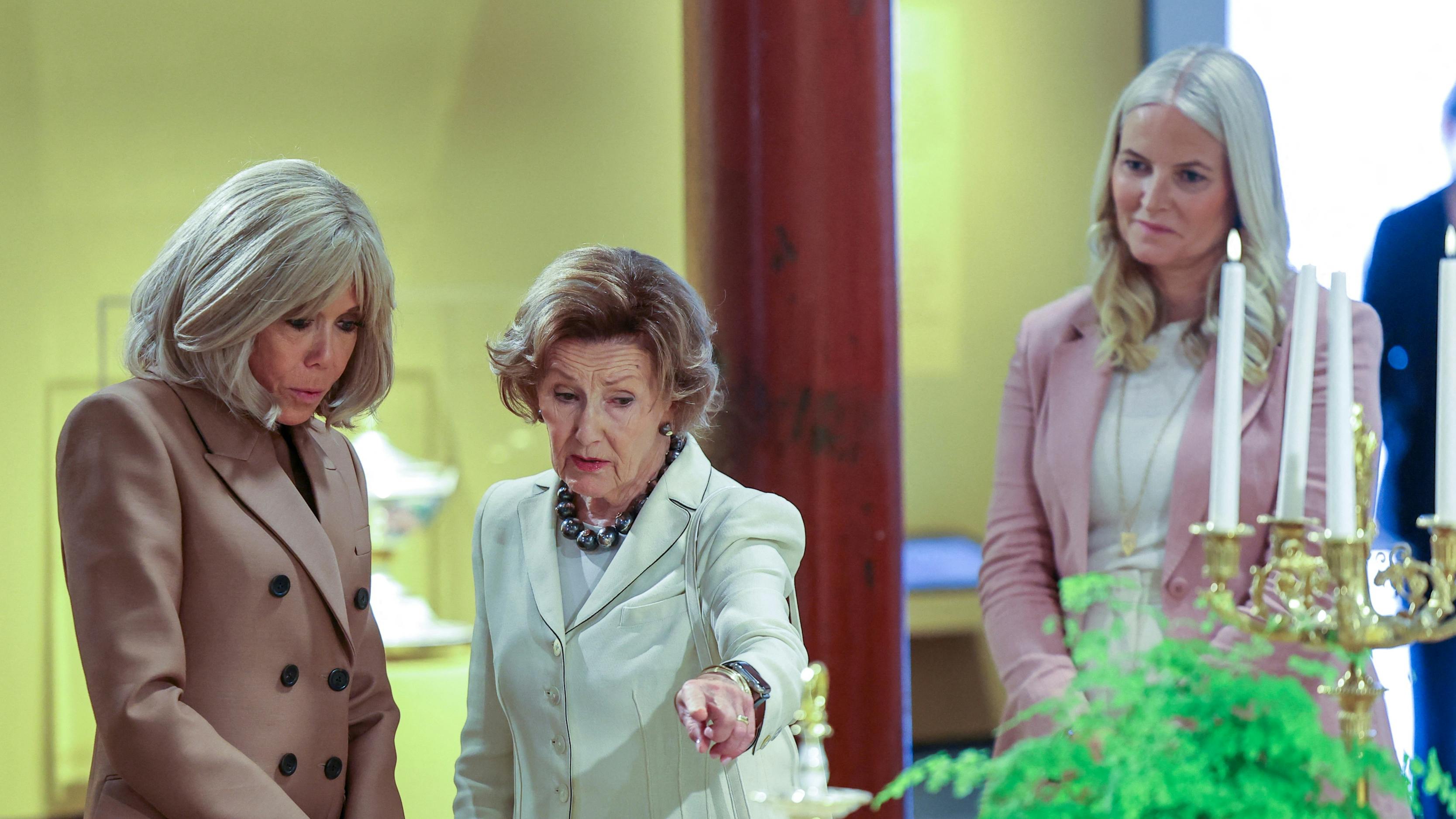 Brigitte Macron, dronning Sonja og kronprinsesse Mette-Marit.&nbsp;