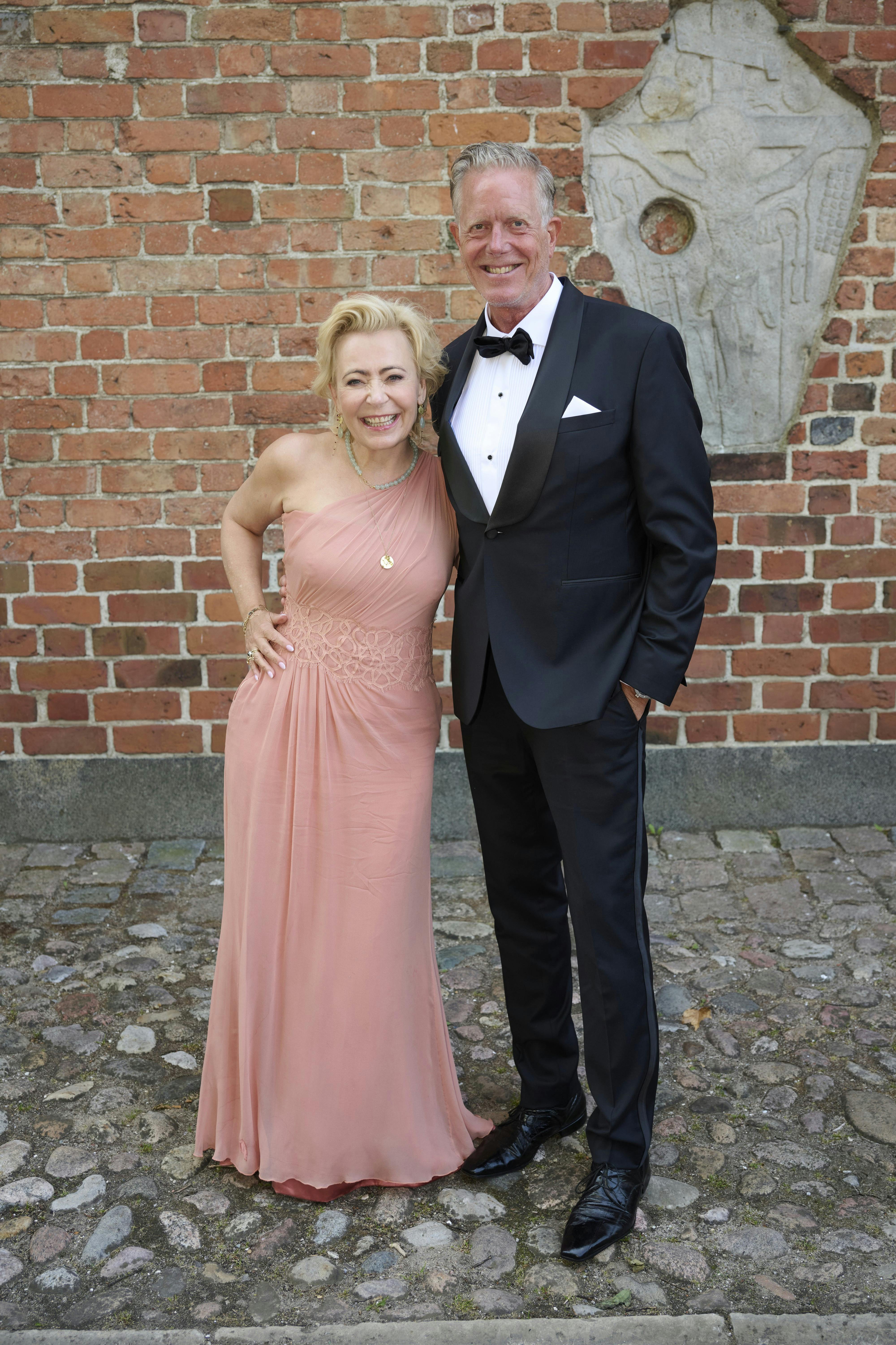 Opgavebeskrivelse: Nicolai Zobel bryllupSted: Maribo Domkirke, MariboFotograf: Lars H. LaursenJournalist: Marianne SingerDato: 2025.06.21