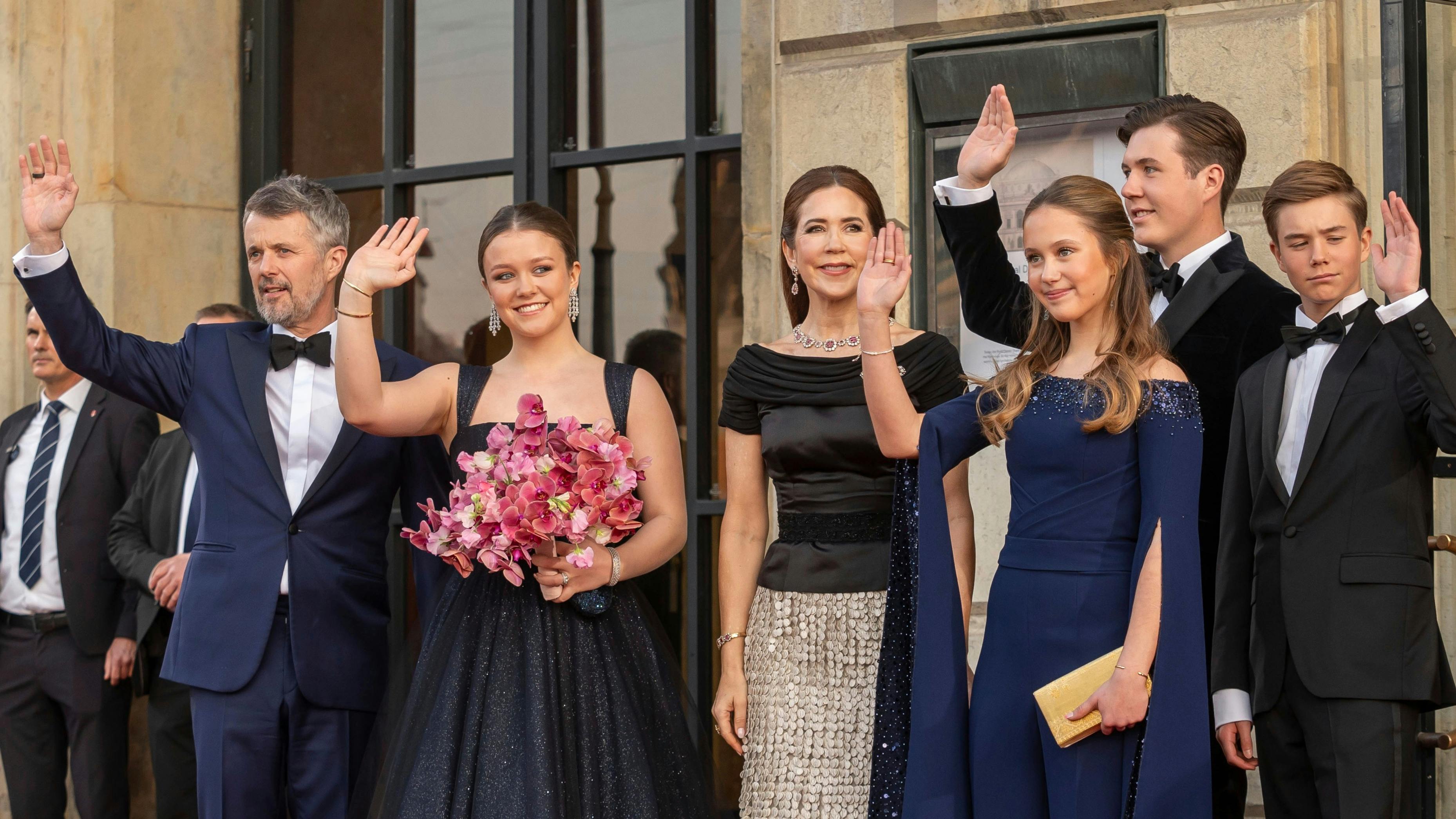 Kong Frederik, prinsesse Isabella, dronning Mary, kronprins Christian, prinsesse Josephine og prins Vincent.&nbsp;