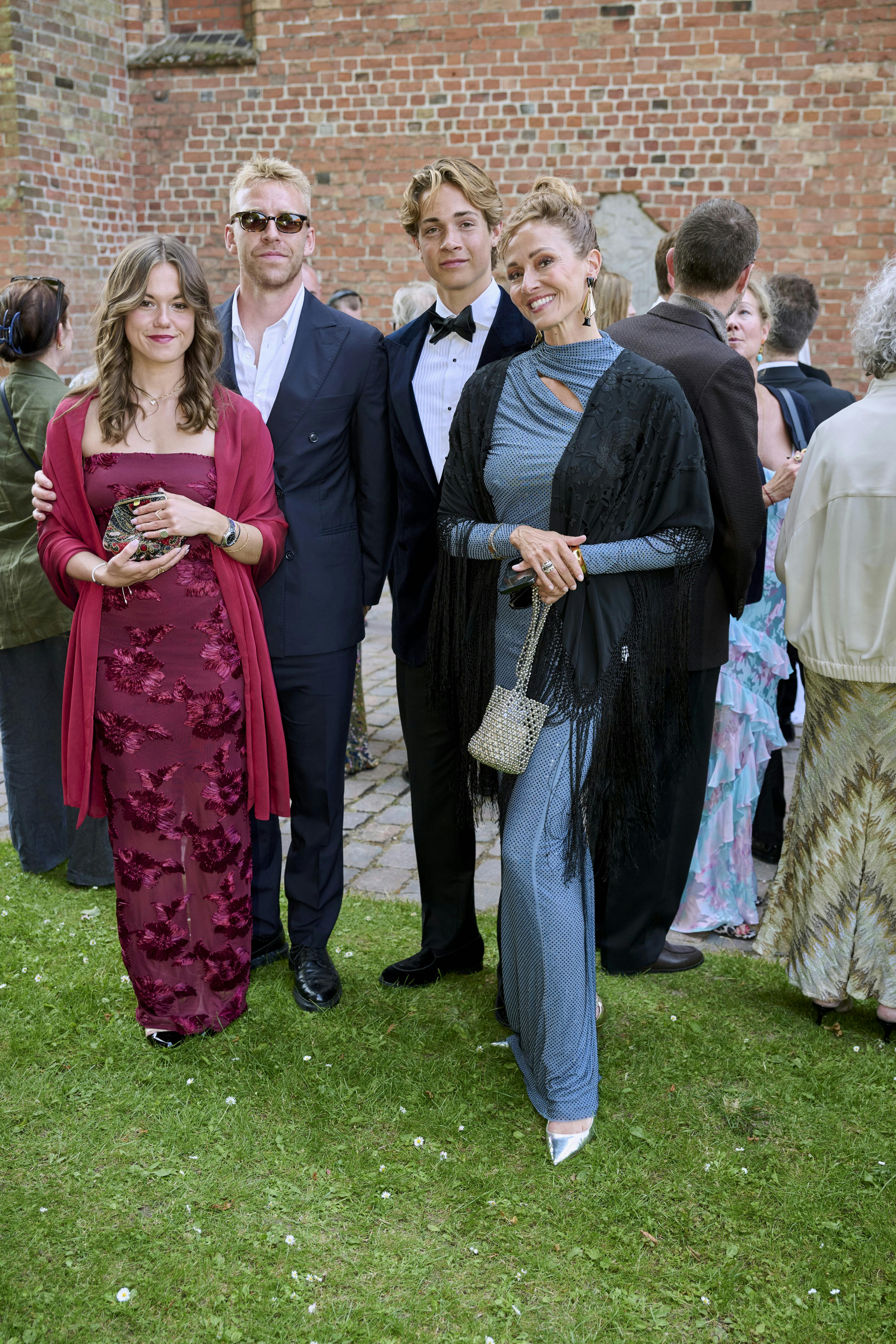 Opgavebeskrivelse: Nicolai Zobel bryllupSted: Maribo Domkirke, MariboFotograf: Lars H. LaursenJournalist: Marianne SingerDato: 2025.06.21
