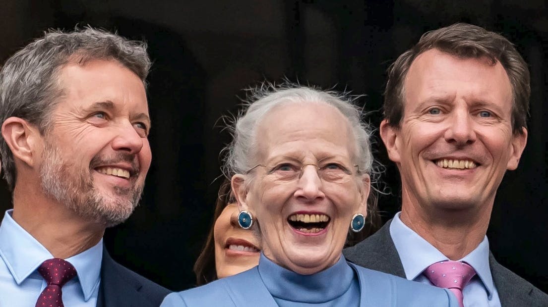 Kong Frederik, dronning Margrethe og prins Joachim.