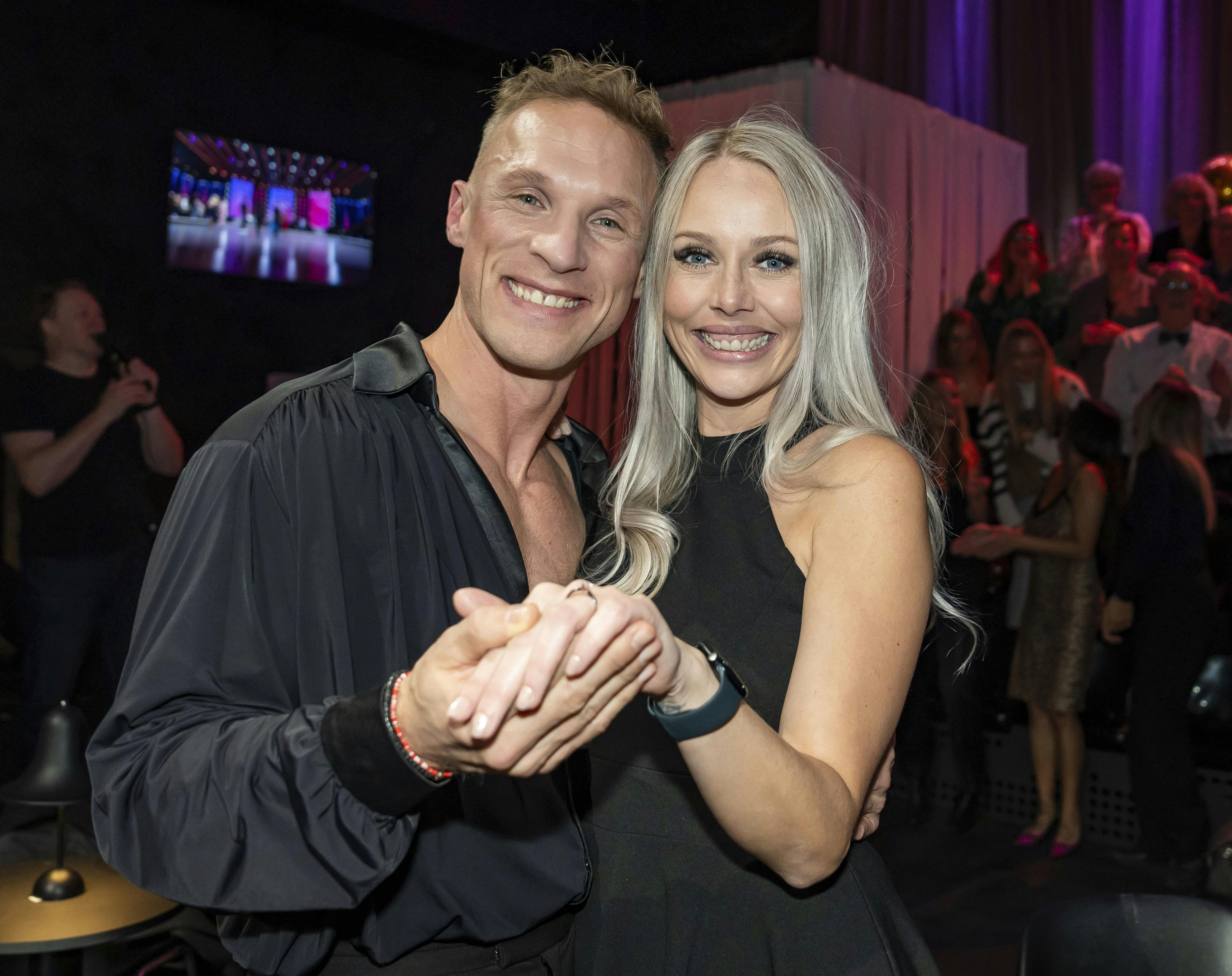 OPGAVE: Vild med dans  - Finalen 2024Philip May og Simone HvenegaardSTED: Vermundsgade 40 DJOURNALIST: Helle Skram de Fries, Laura Dalgård Hansen, Karina Didriksen, Nikolaj Bonde, Nicklas Lagerstorf, Oliver Morell og Frederikke StageFOTOGRAF: © Hanne Juul/ Aller Foto & VideoDATO: 20241122