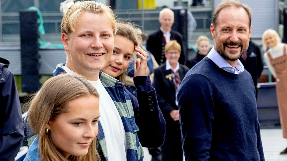 Prinsesse Ingrid Alexandra, prins Sverre Magnus, Amalie Giæver Macleod og kronprins Haakon.