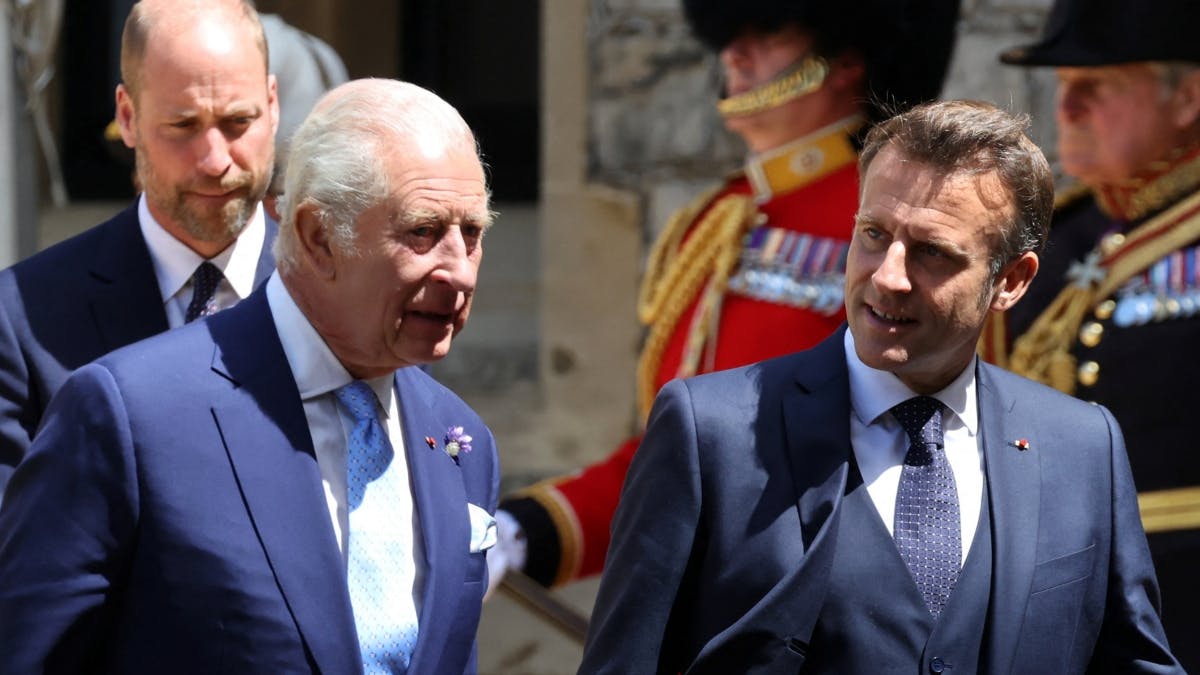 Kong Charles og præsident Macron.