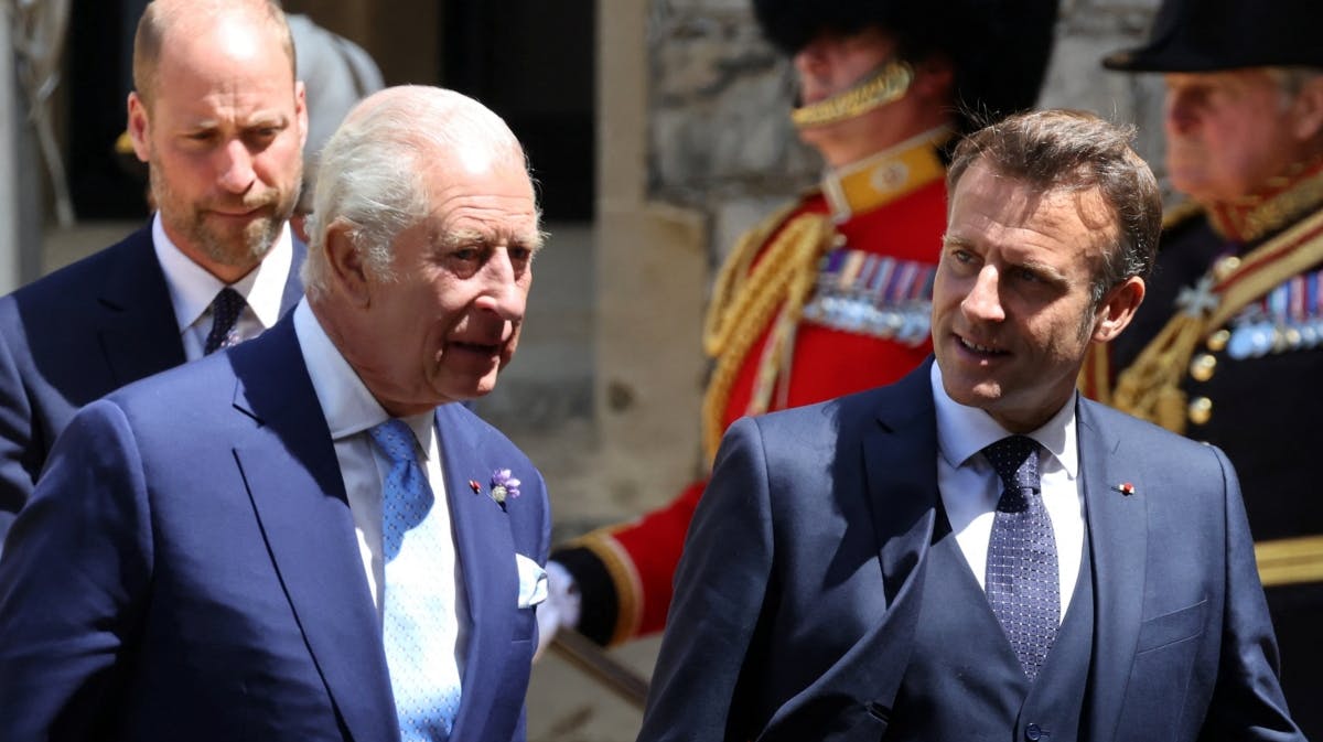 Kong Charles og præsident Macron.