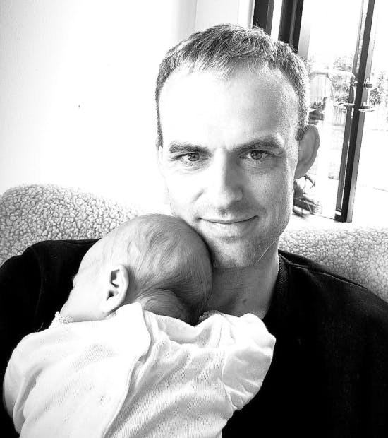 Mads Vad med datteren Aya.