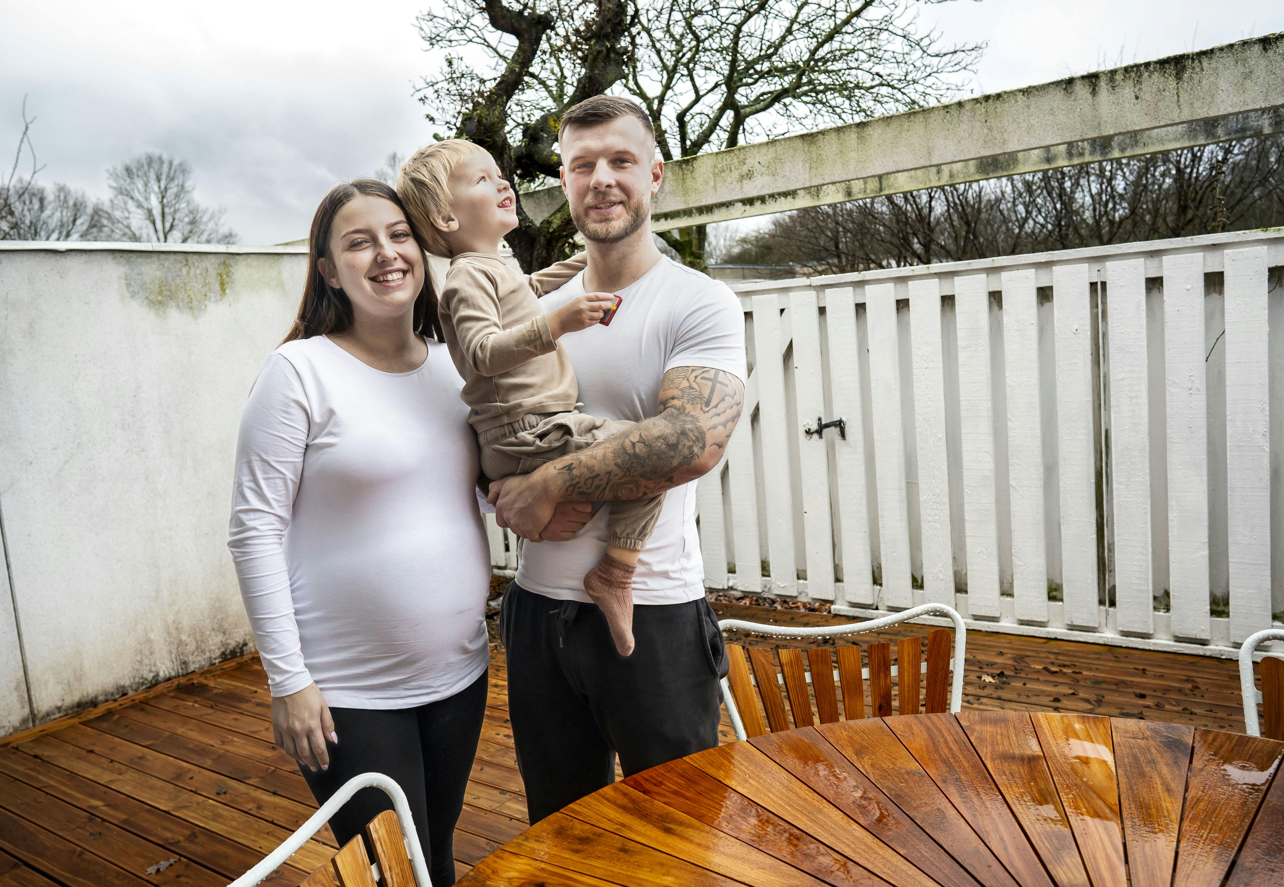 OPGAVE: Interview med Maria, Daniel og Louie fra Årgang 20STED: Erimitageparken 237, 2800 Kgs. Lyngby. JOURNALIST: Laura Dalgård HansenFOTOGRAF: Hanne Juul DATO: 20221229