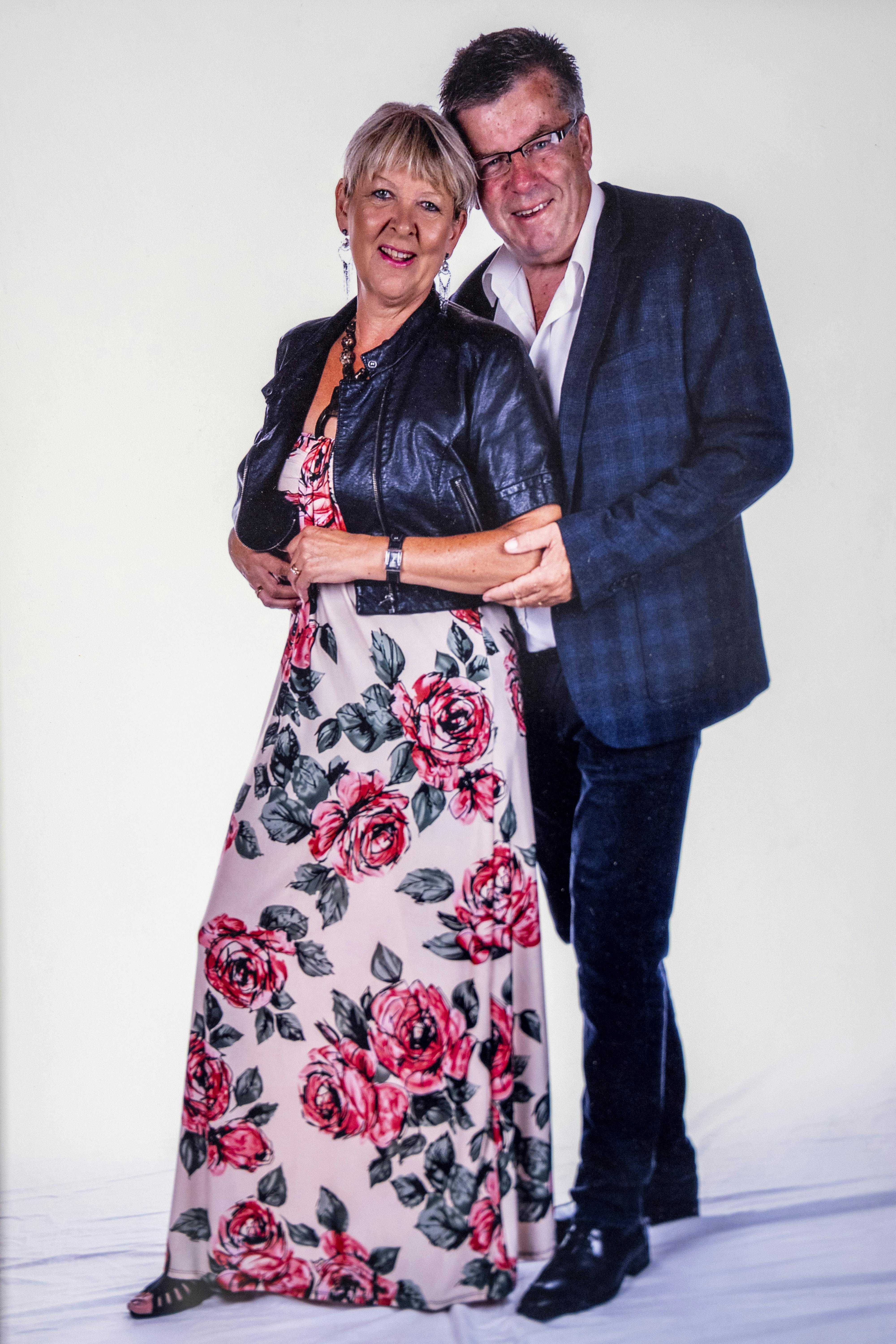 Lonnie K. Løber fra Hotel Romantik