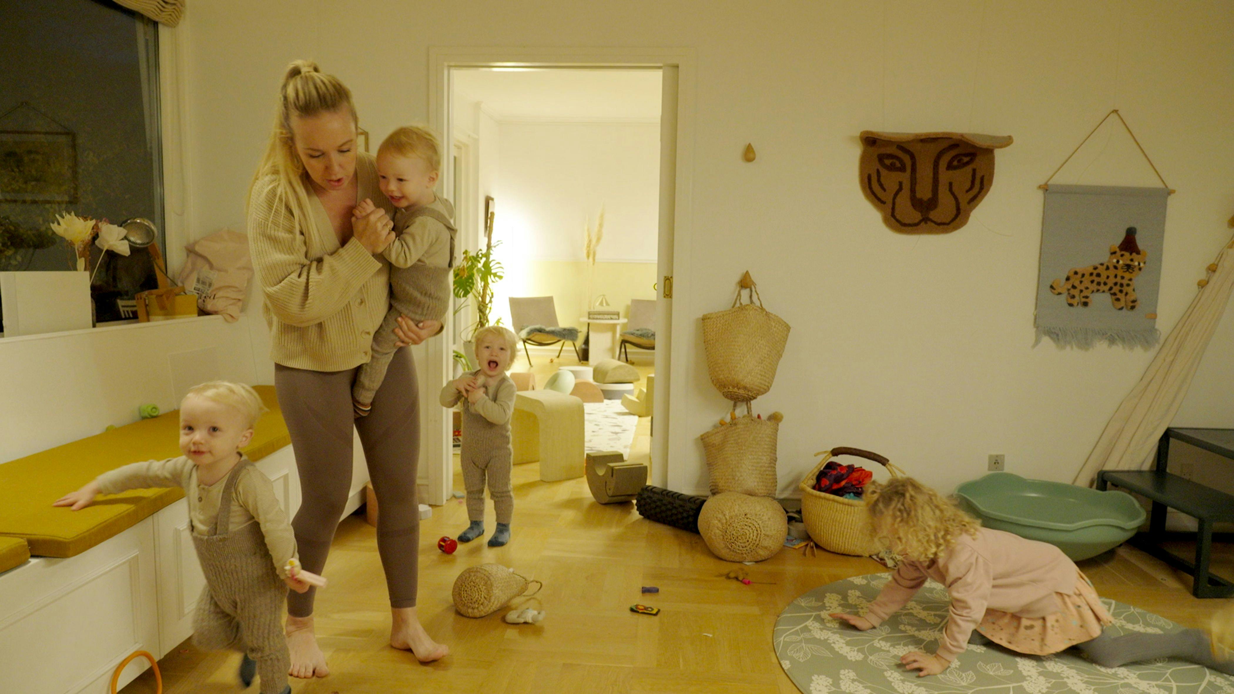 Michelle Meier-Morsi danser med Theodora, Gabriel, Charles og Phillippa.