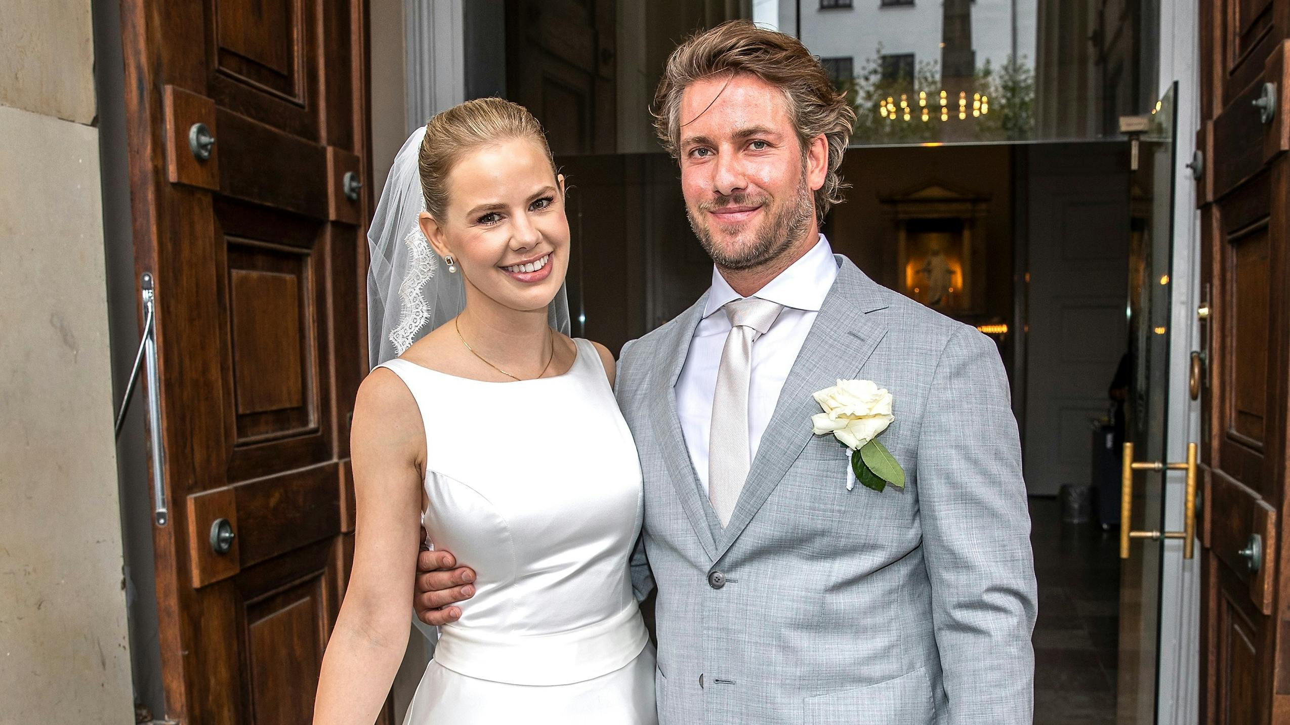 Julie Zangenberg og Andreas Bagh ved deres bryllup.