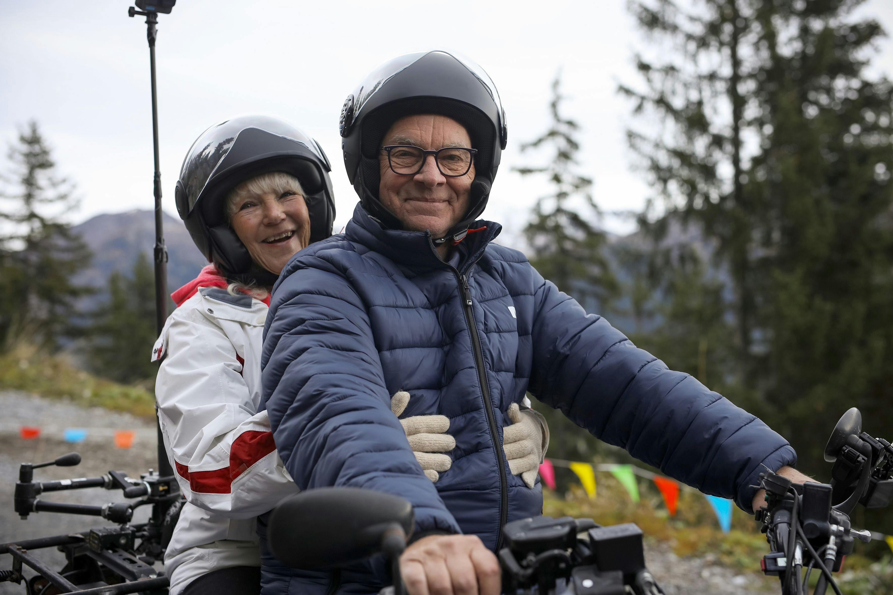 Anett og Henrik på ATV i huskekonkurrencen i "Hotel Romantik"