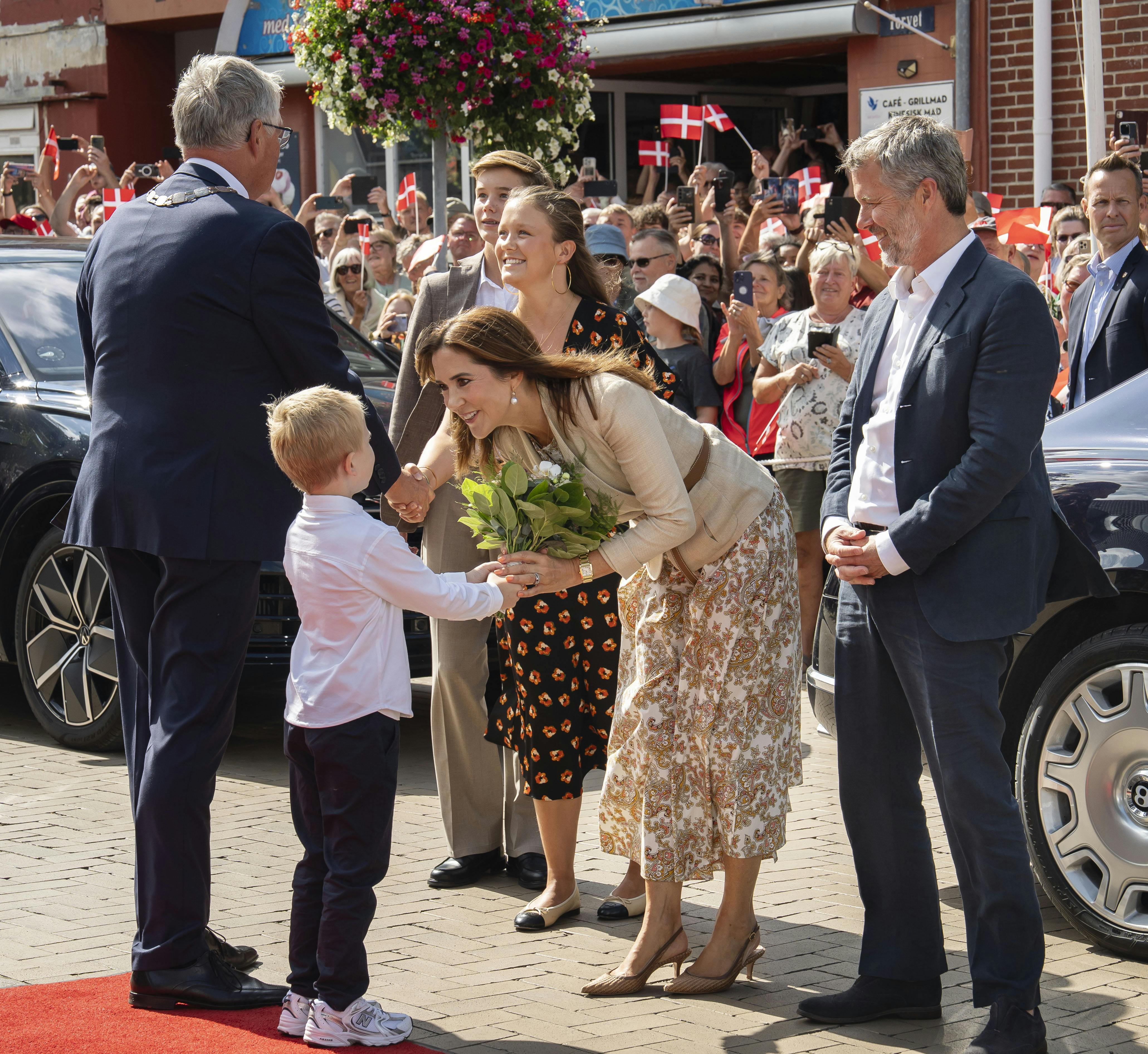 Dronning Mary fik de smukkeste blomster