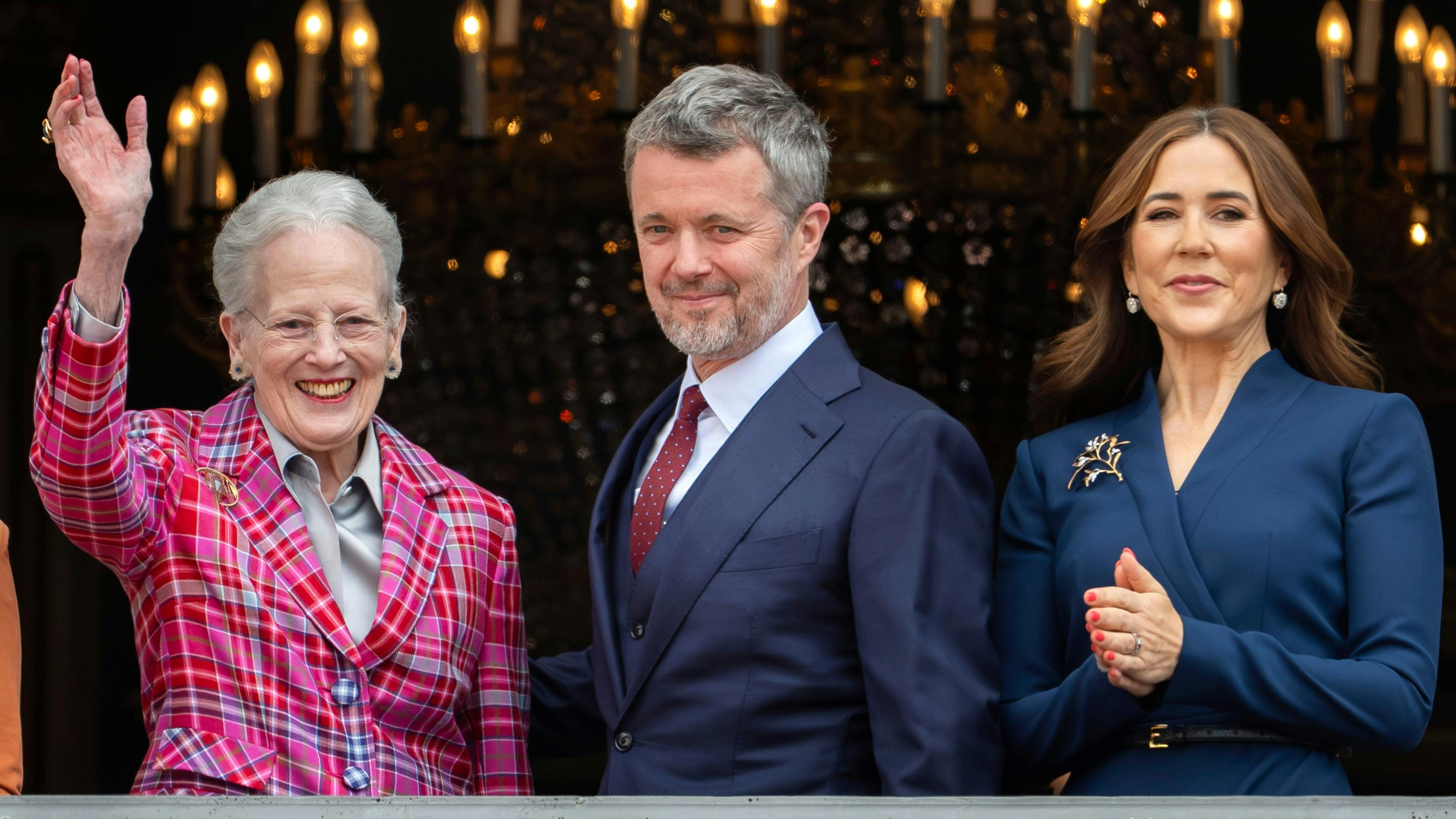 Dronning Margrethe, kong Frederik og dronning Mary.