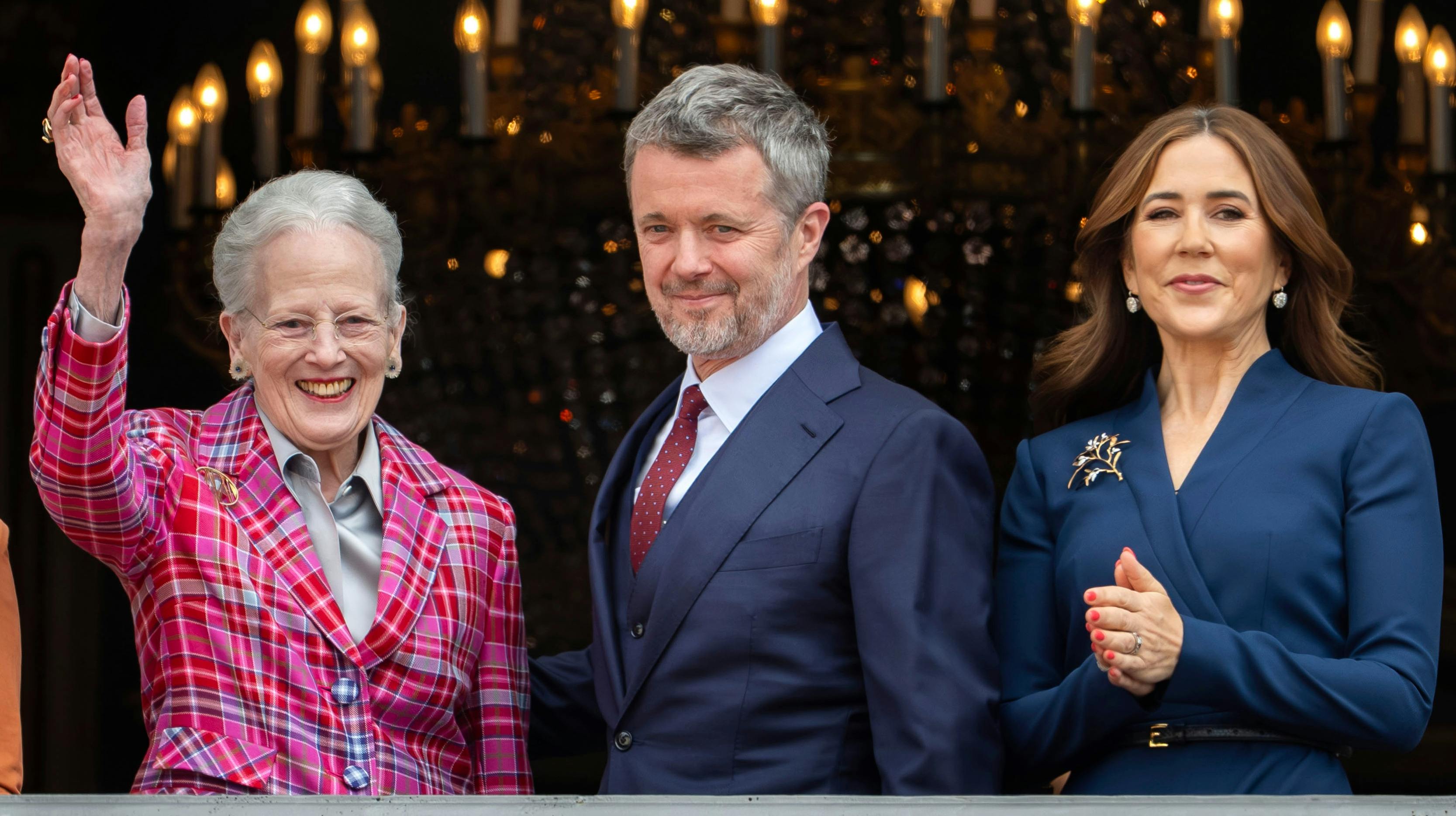 Dronning Margrethe, kong Frederik og dronning Mary.