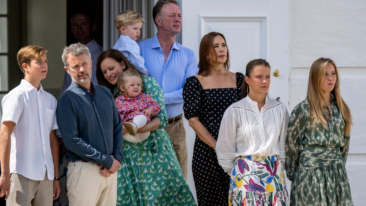 Isabella, Vincent og Josephine med kongeparret og gæster fra Berleburg
