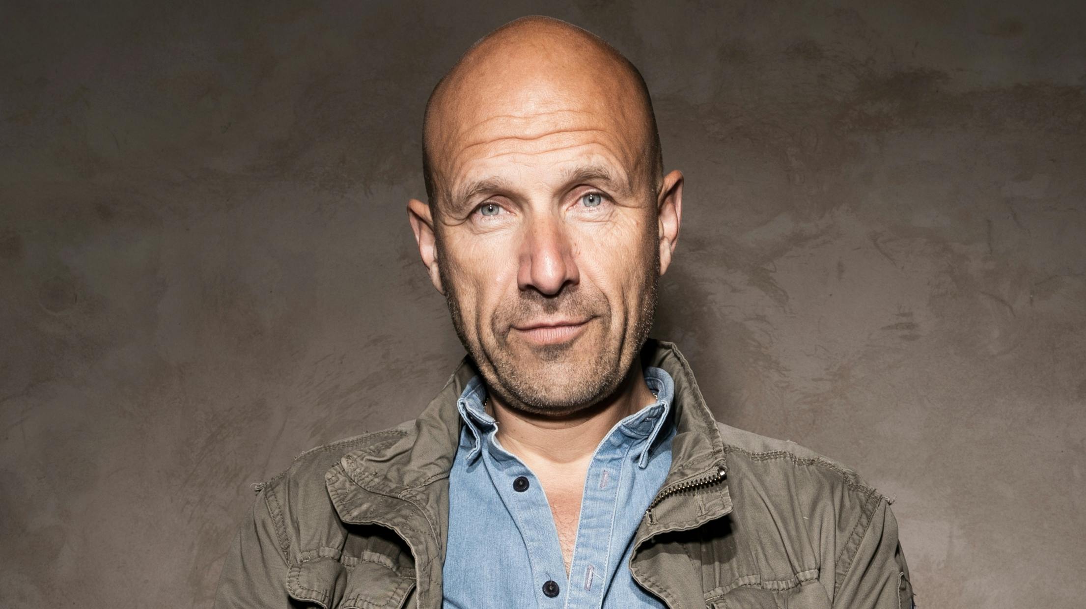 Adam Holm.