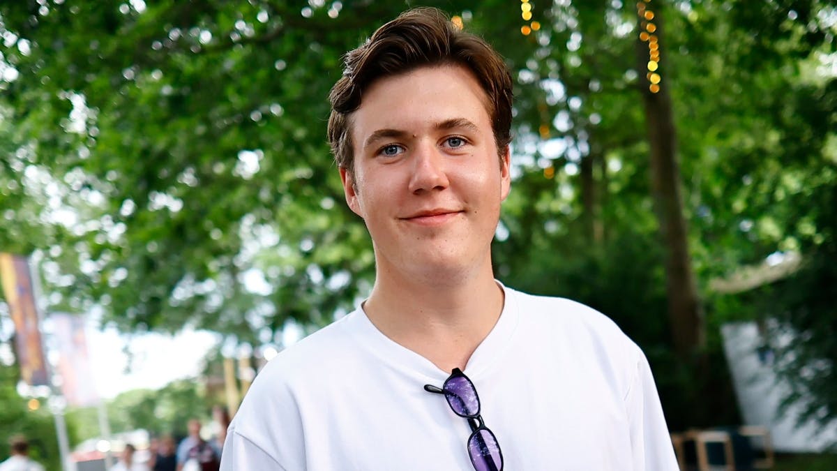 https://imgix.billedbladet.dk/2025-08-06/20250702-DM-Roskilde-festival-0057-1-%281%29.jpg