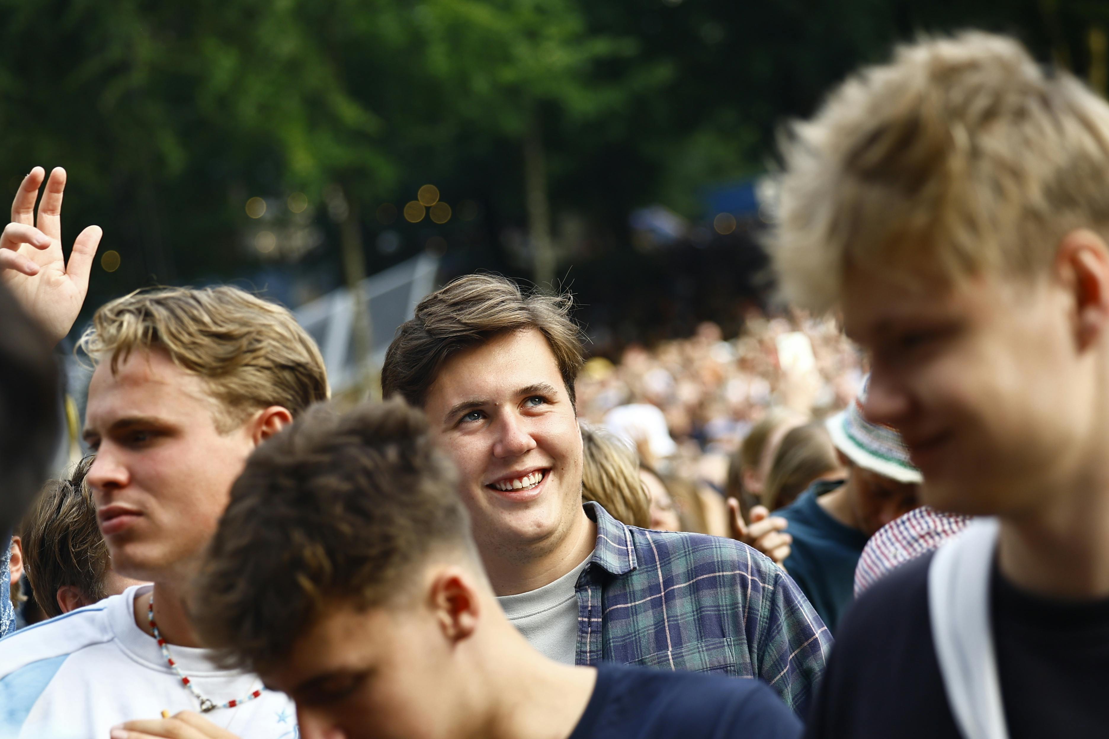 Smilet er stort hos kronprinsen.