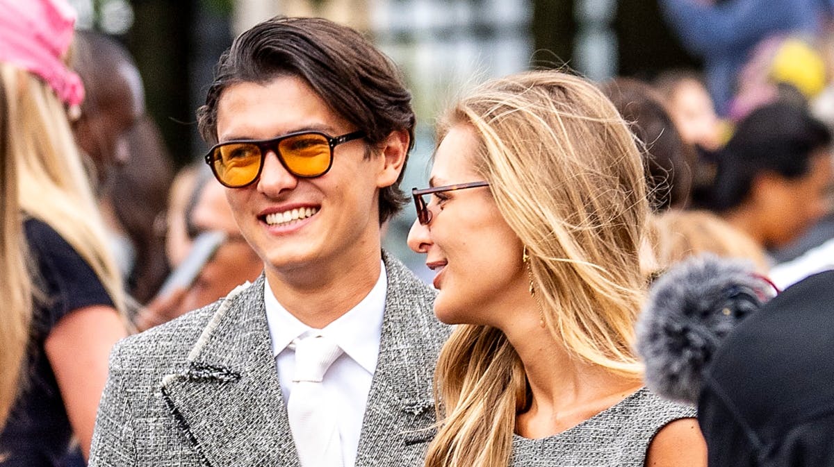 Grev Nikolai og Benedikte Thoustrup til modeshowet.