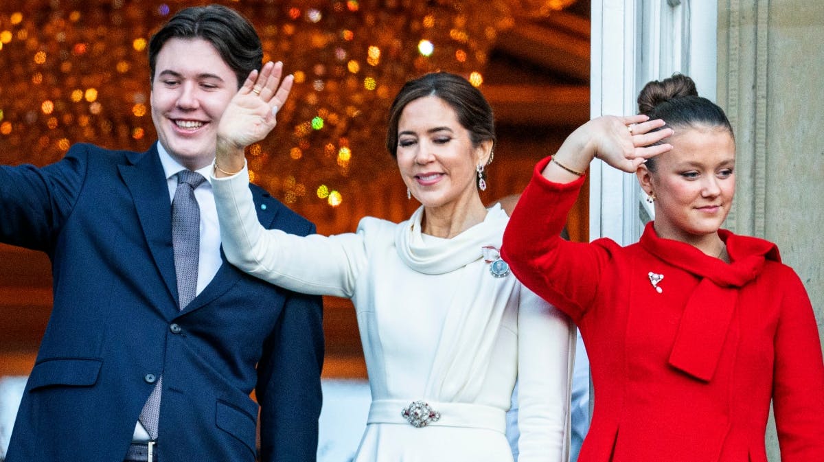 Dronning Mary med kronprins Christian og prinsesse Isabella. 