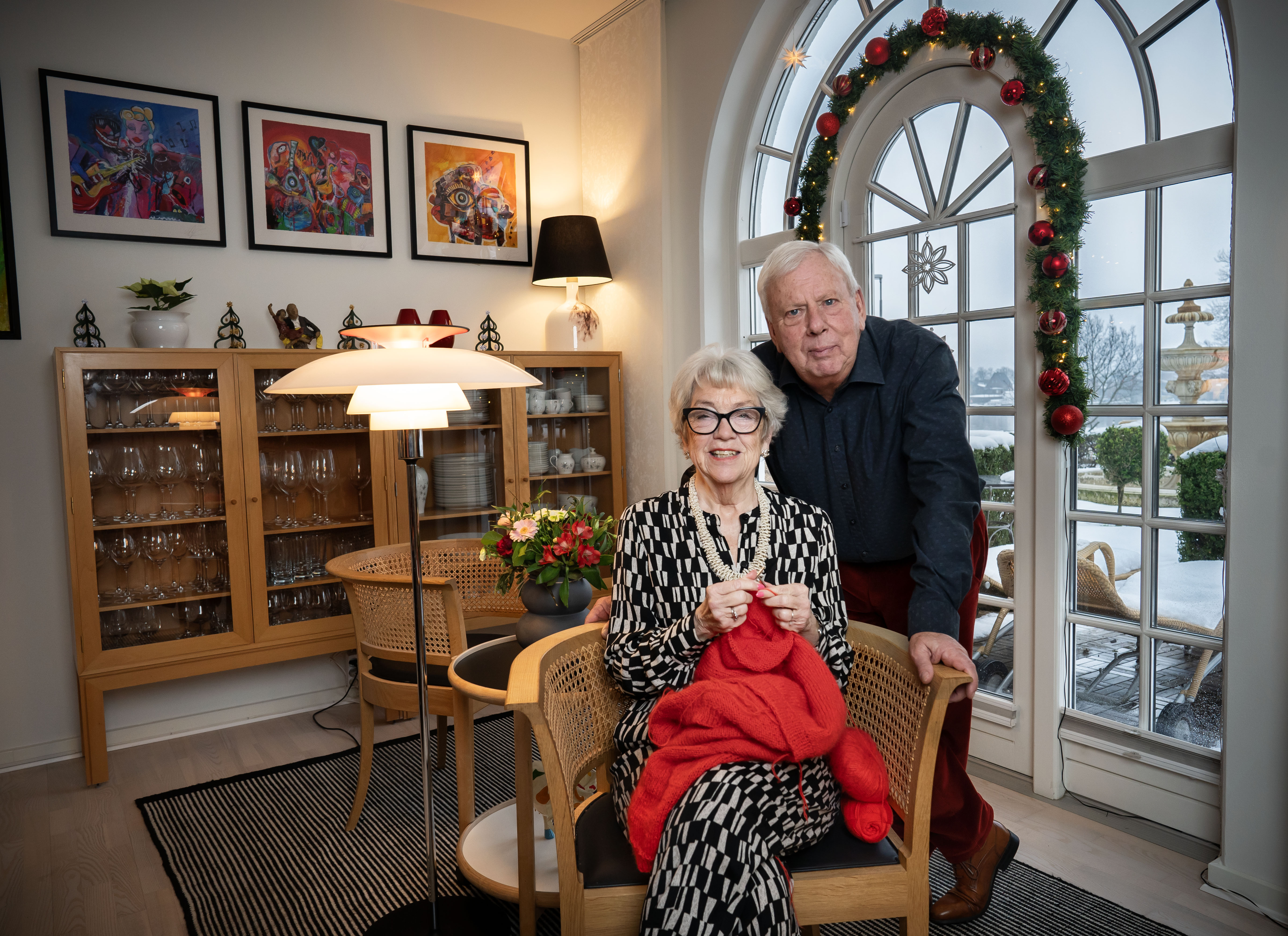 OPGAVE: Hjemme hos Leif og Johanna Maibom i deres nye lejlighed i Sønderborg.Leif Maibom. Johnna Maibom. STED: Strandvej 1 c, SønderborgJOURNALIST: Helle Skram de FriesFOTOGRAF: Hanne JuulDATO: 20231208