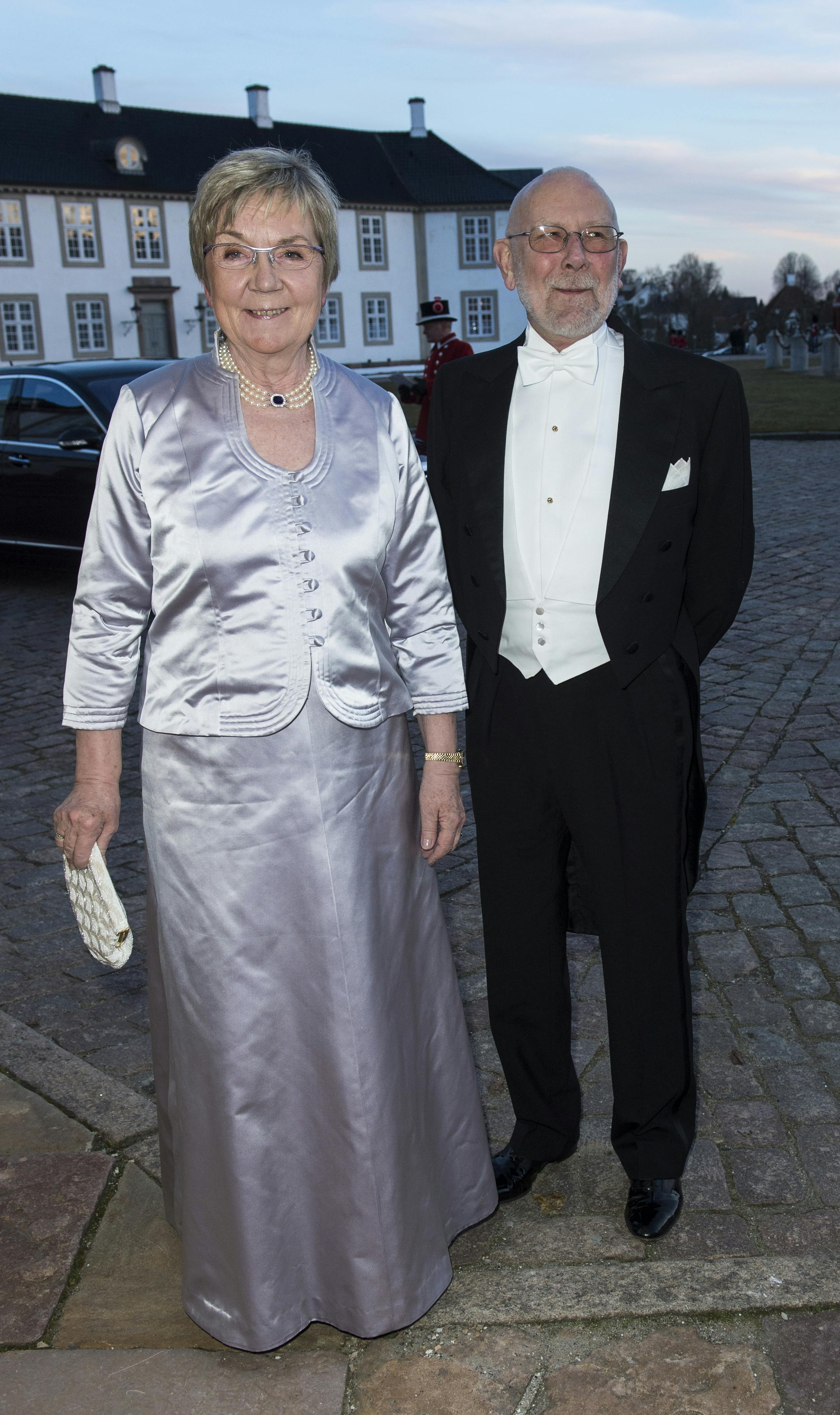 Finlands præsident Sauli Väinämö Niinistö og præsidentfrue Jenni Elina Haukio er på statsbesøg i Danmark den 4. og 5. april 2013. - Gallamiddag på Fredensborg Slot den 4. april. Kulturminister Marianne Jelved ankommer med sin mand Jan Jelved.