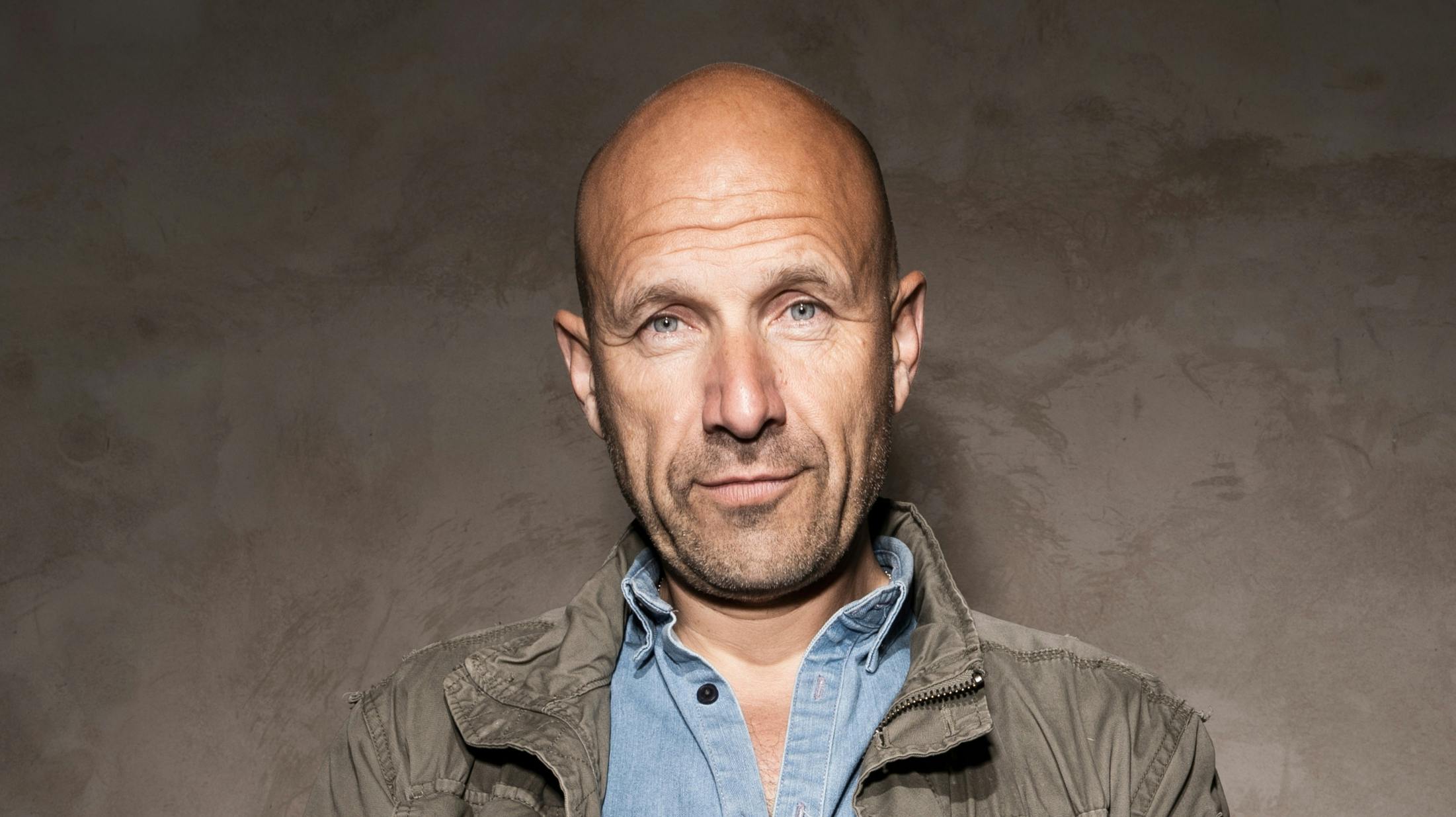 Adam Holm.