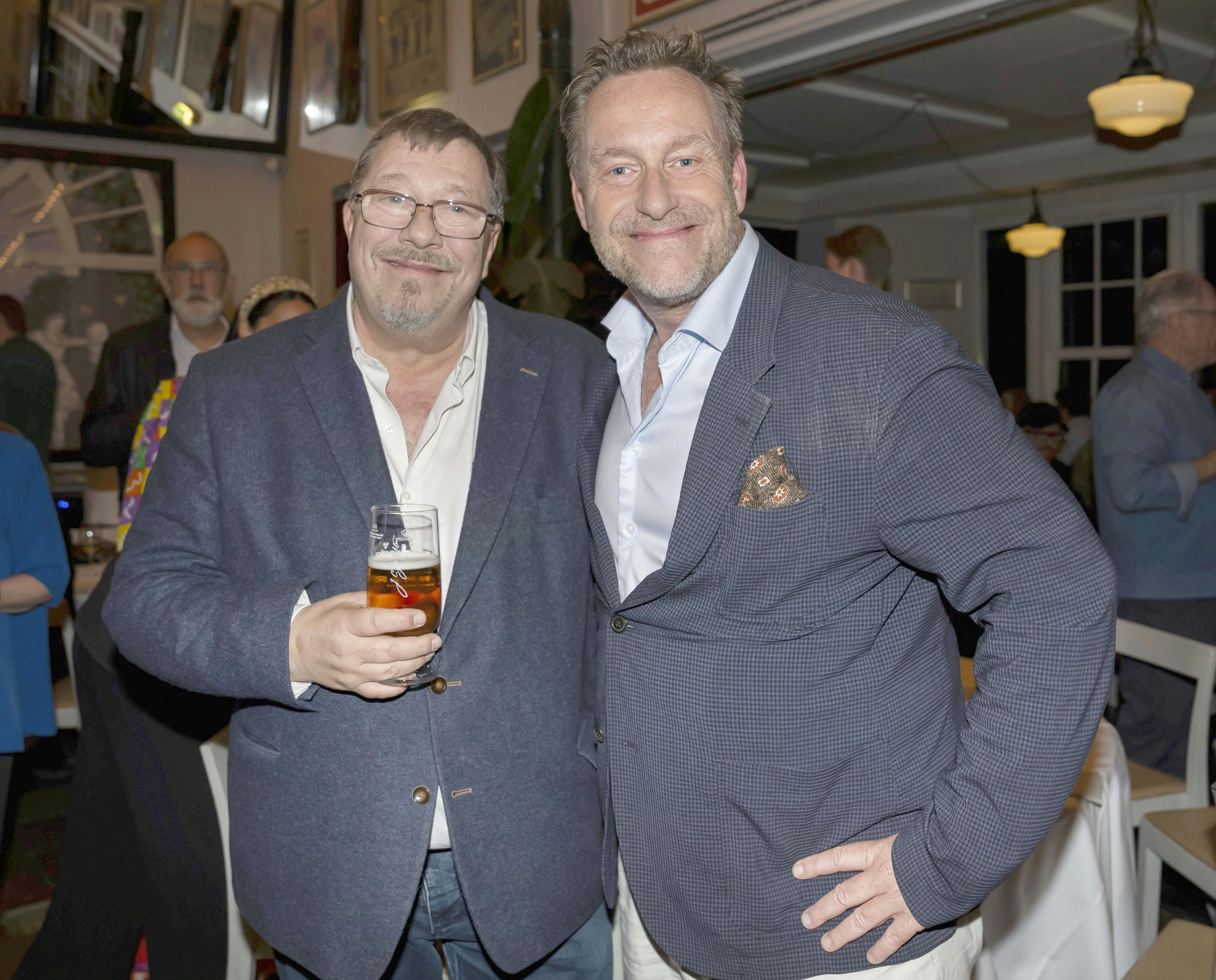 James og Adam Price.