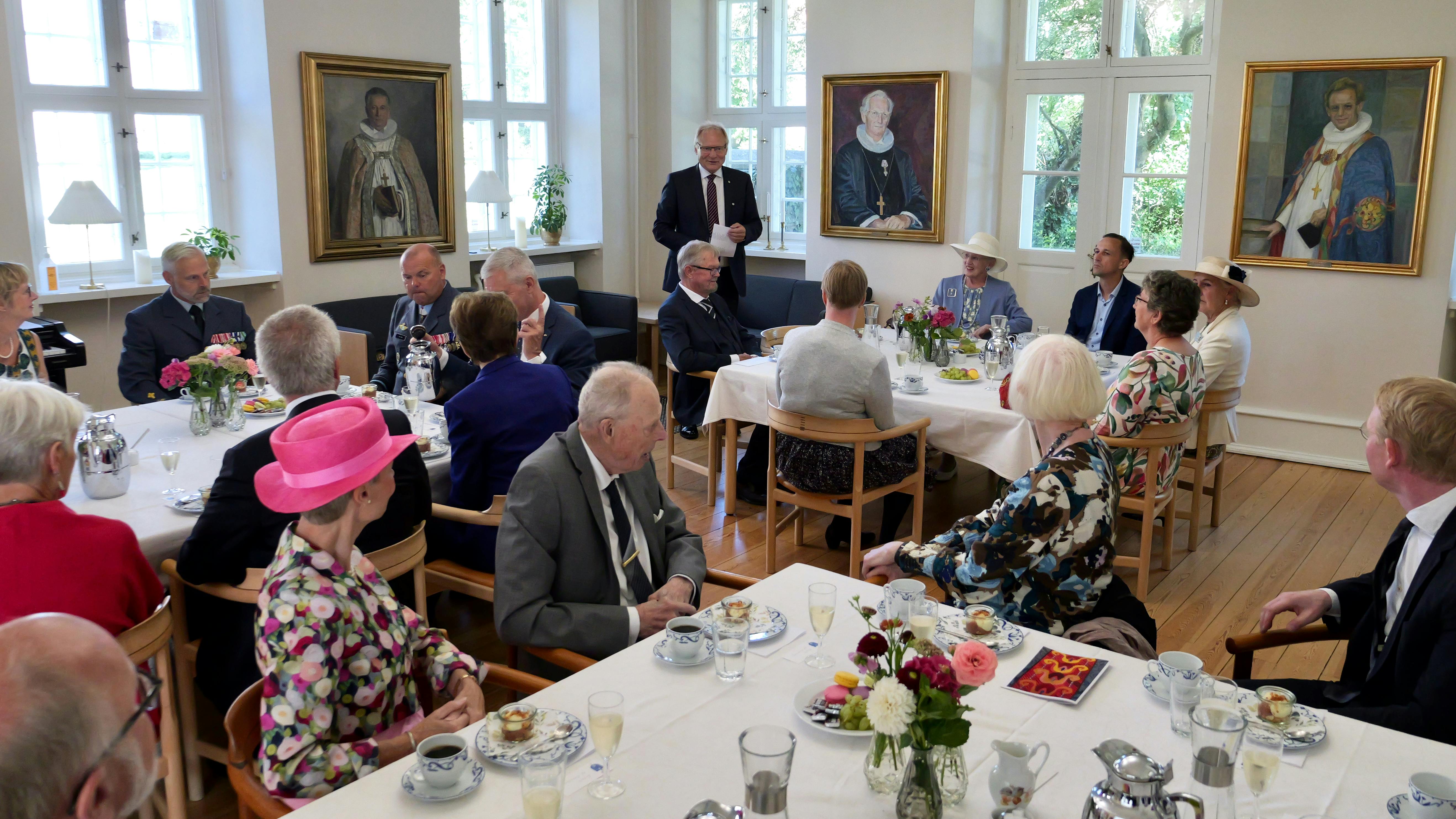 https://imgix.billedbladet.dk/2025-08-18/20250817-Indvielse-messehagel-fotoHenrikHelms-Viborg-Stift---46.jpeg