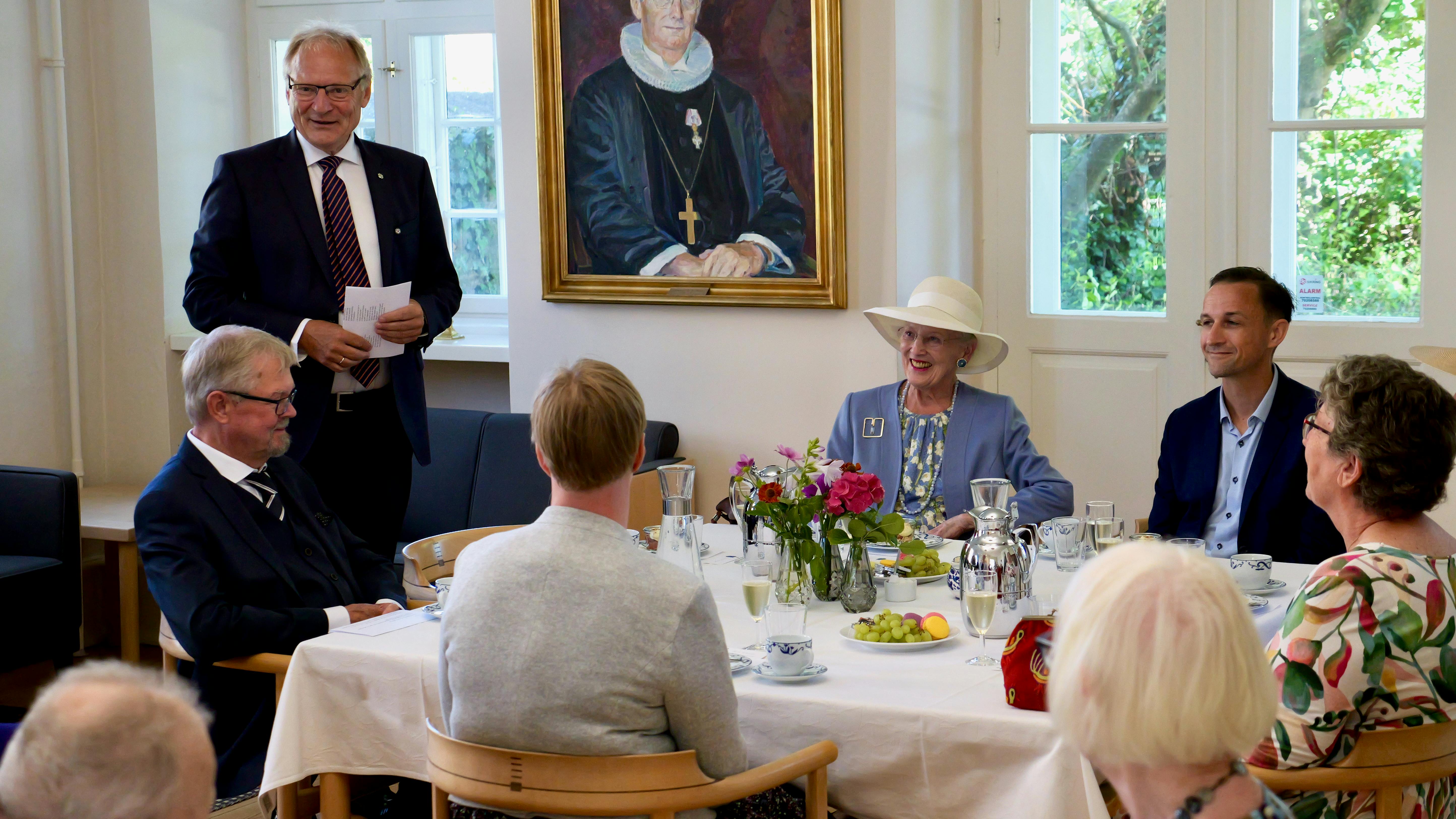 https://imgix.billedbladet.dk/2025-08-18/20250817-Indvielse-messehagel-fotoHenrikHelms-Viborg-Stift---47.jpeg