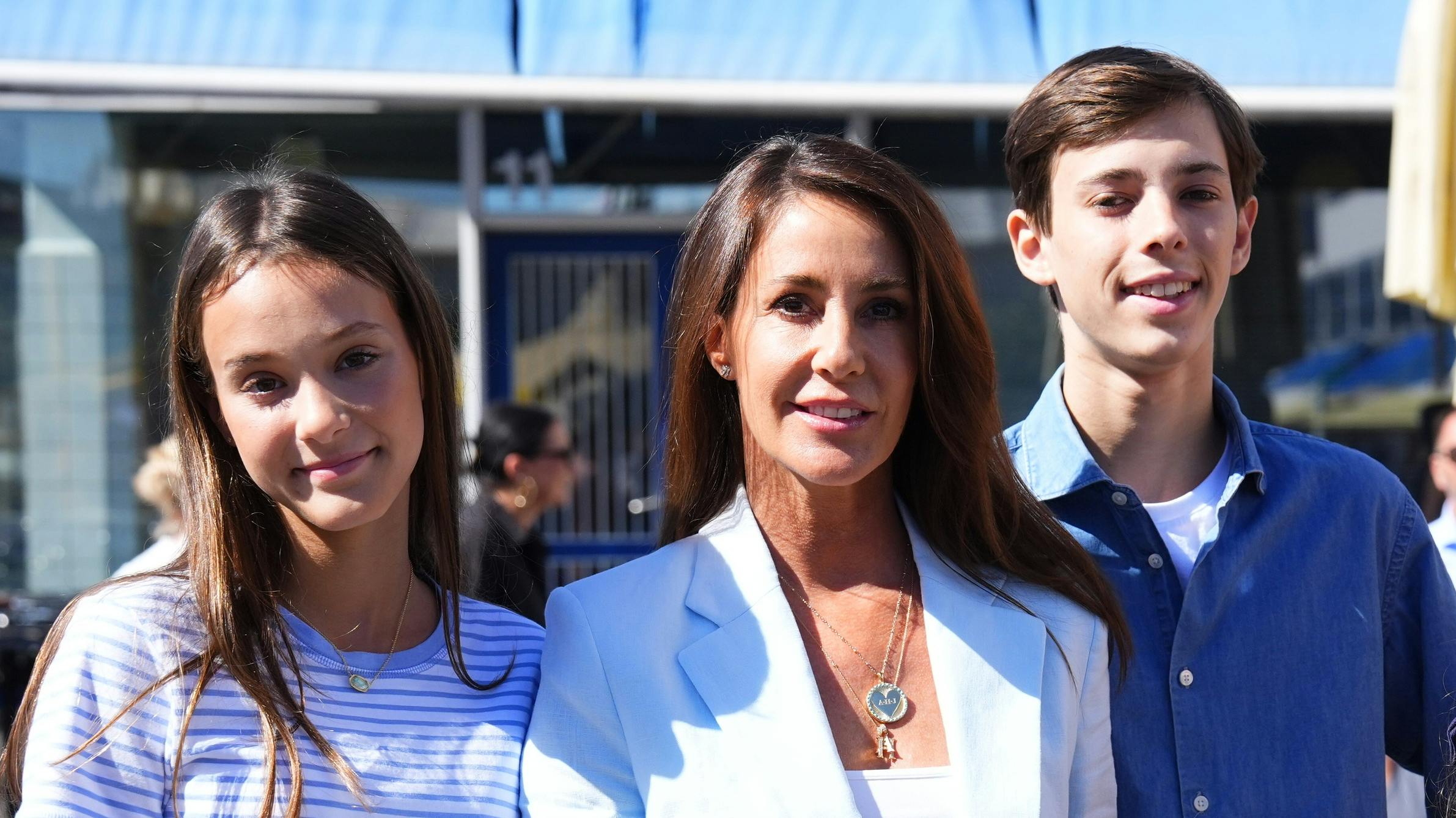 Komtesse Athena, prinsesse Marie, grev Henrik. 