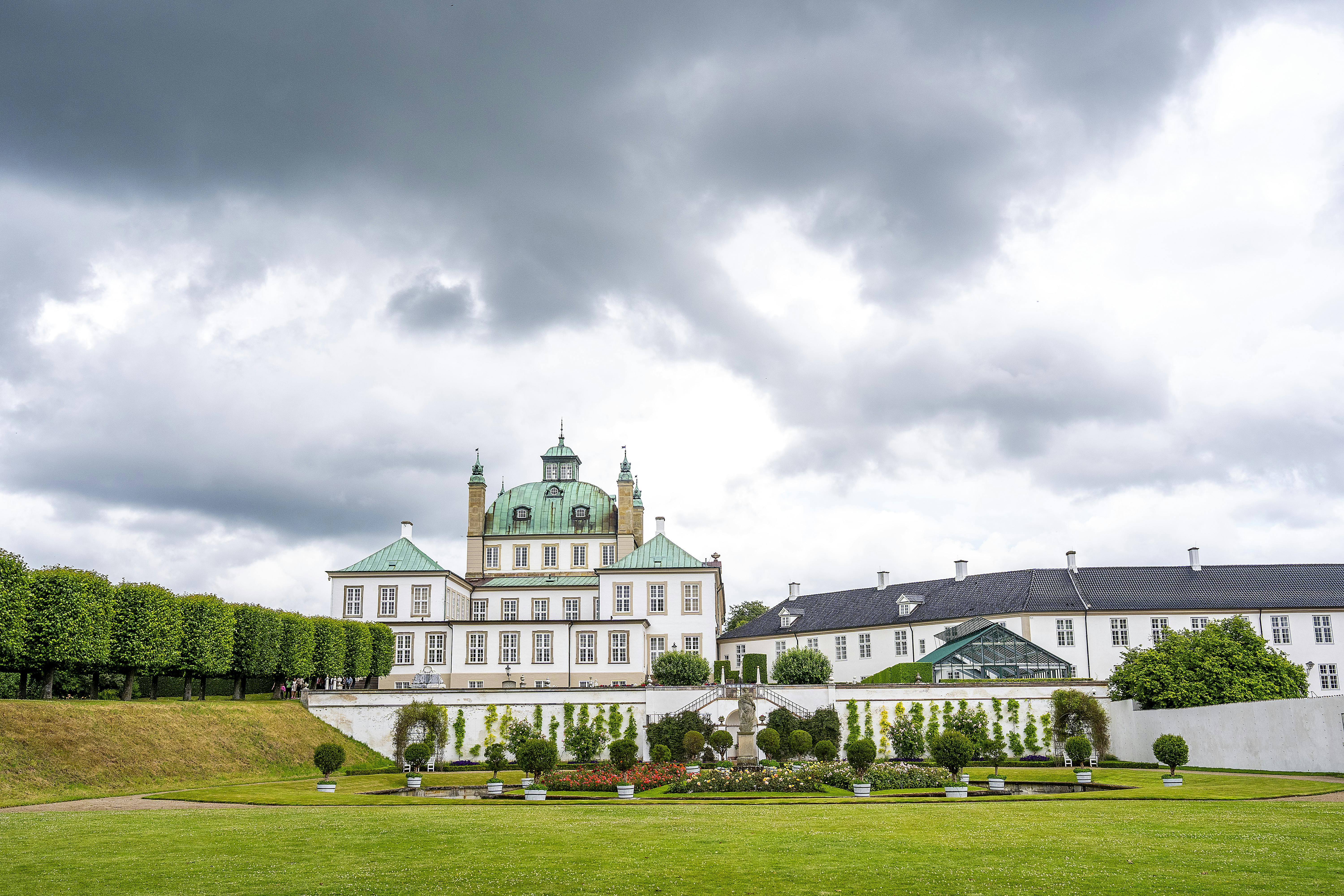 https://imgix.billedbladet.dk/2025-08-19/20250706-WEN---Fredensborg-Slot-045.jpg