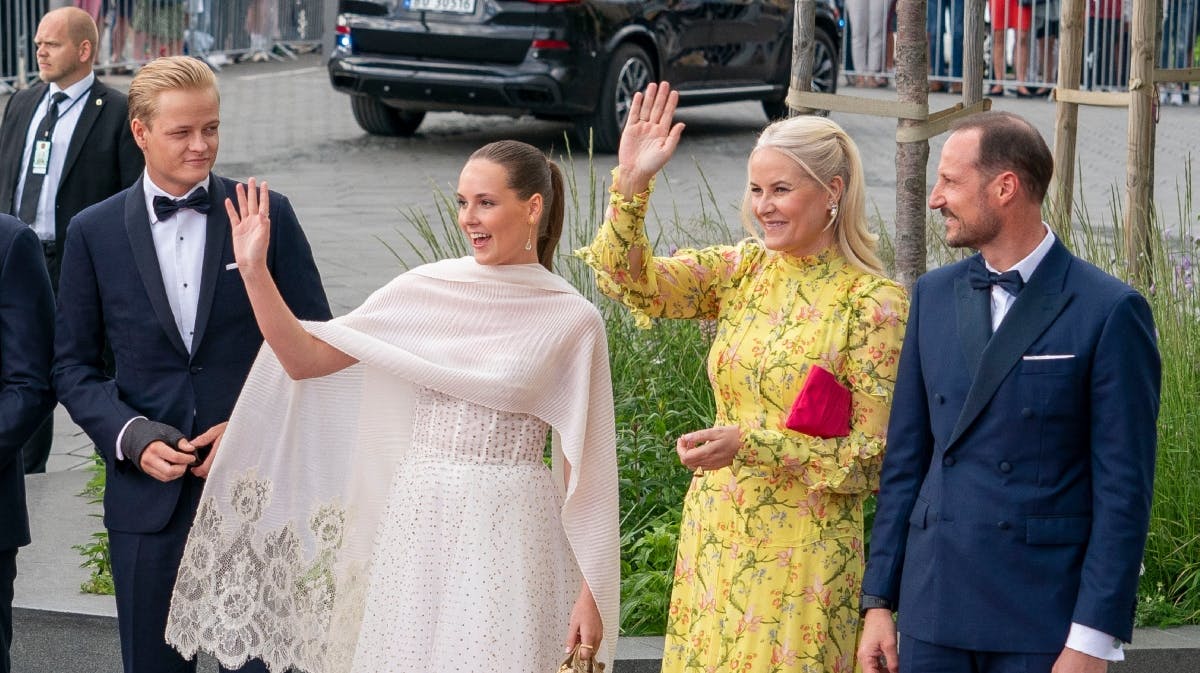 Marius Borg Høiby, prinsesse Ingrid Alexandra, kronprinsesse Mette-Marit og kronprins Haakon