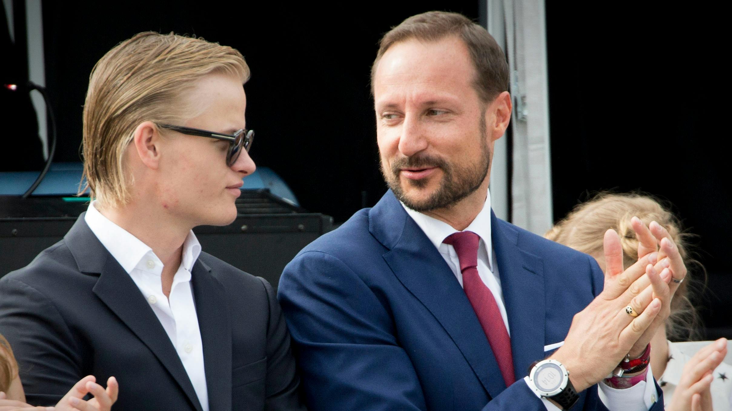Marius Borg Høiby og kronprins Haakon.&nbsp;